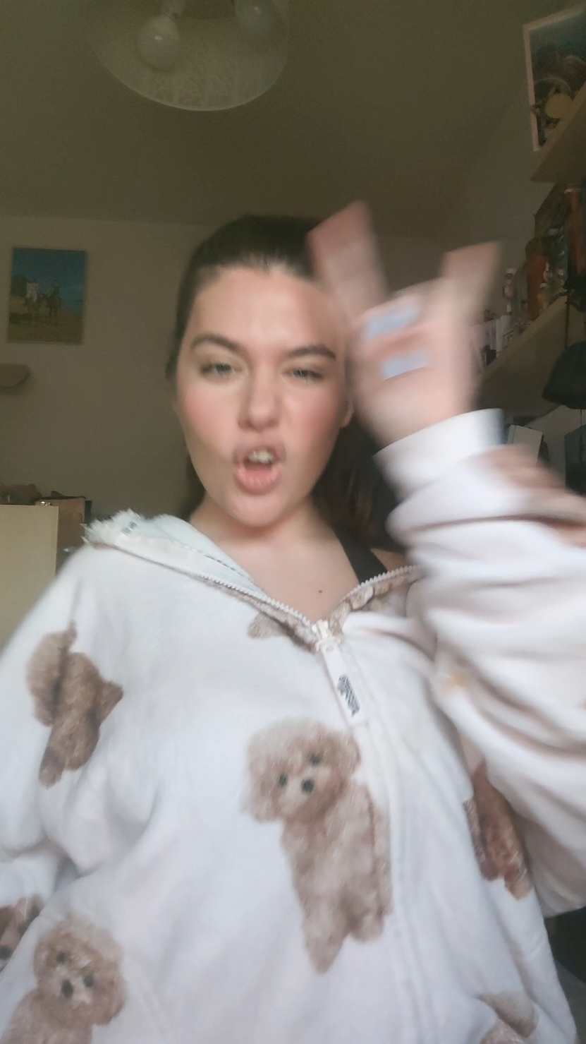 @joneenjamio_