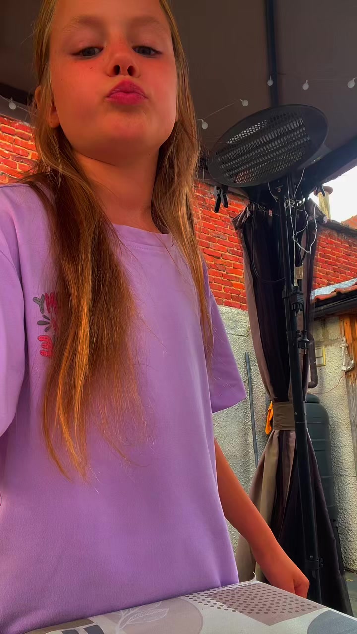 @eliseloewie