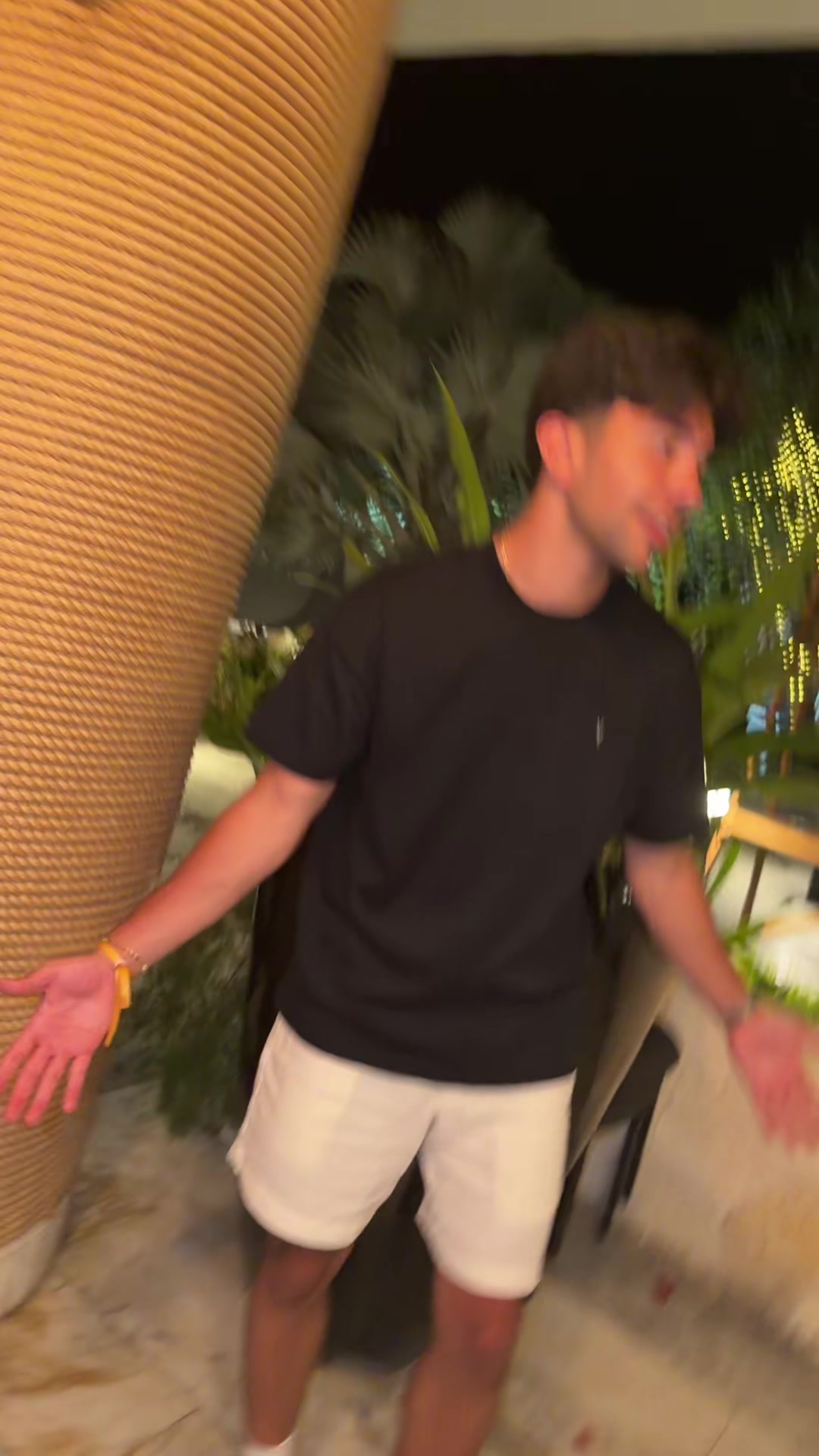 @Mo