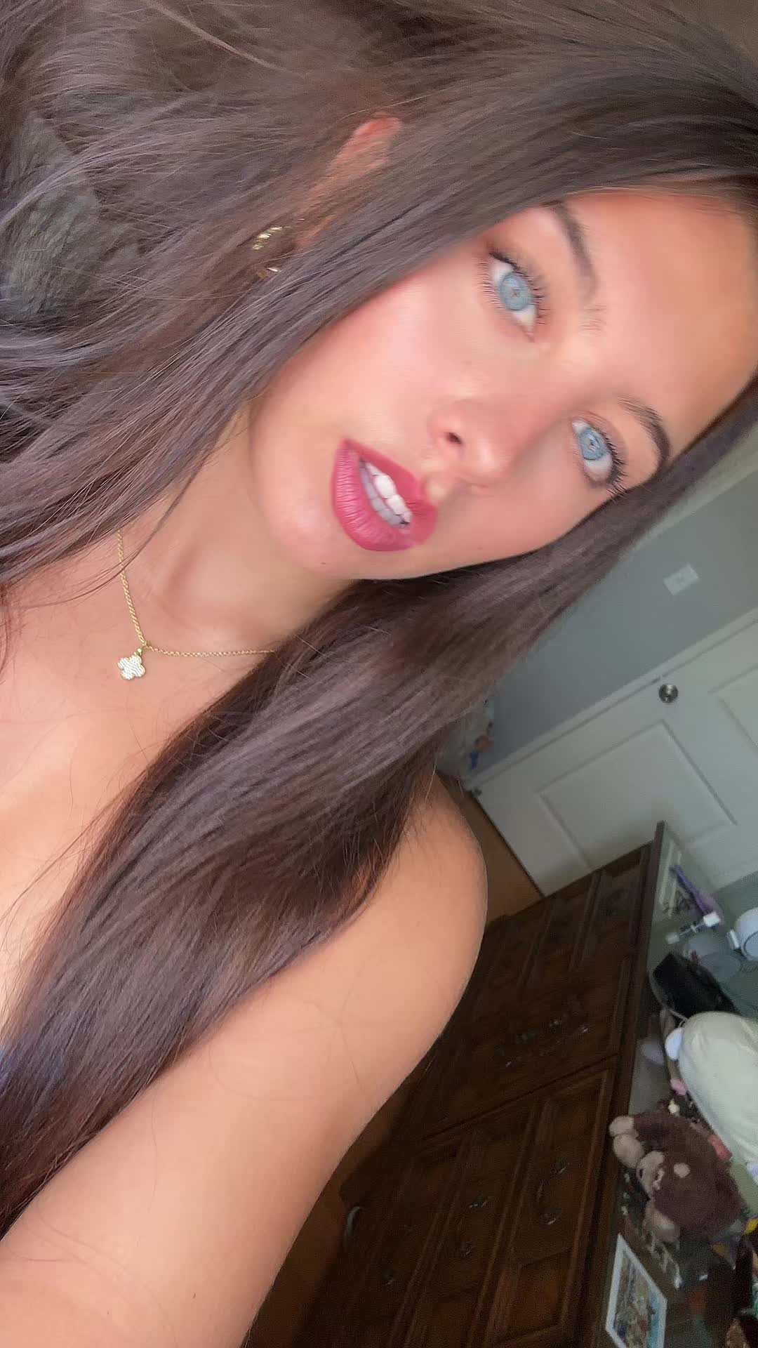 @arielloveskittens