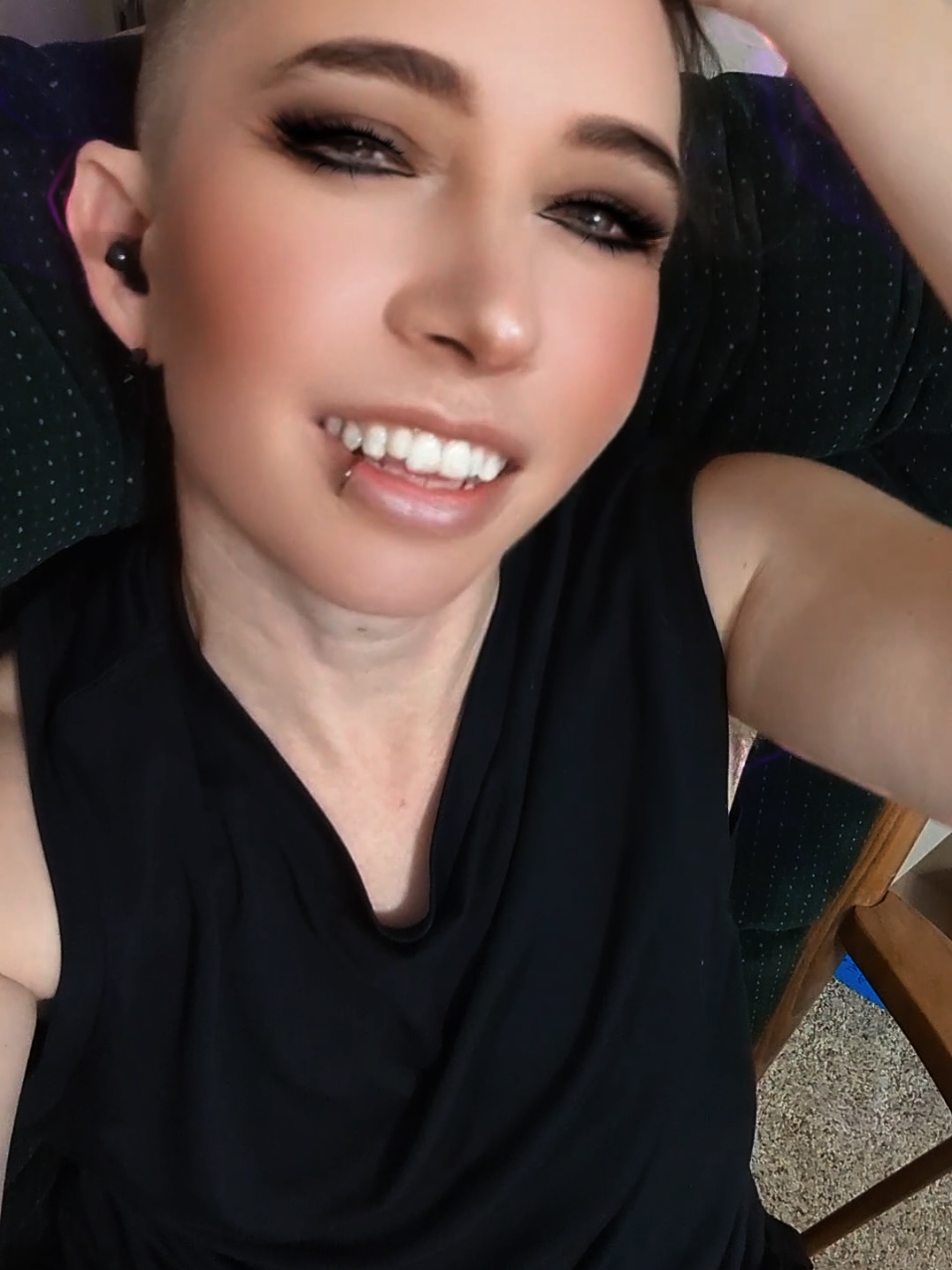 @🏳️&zwj;⚧️🫰🔥 🌈🦄