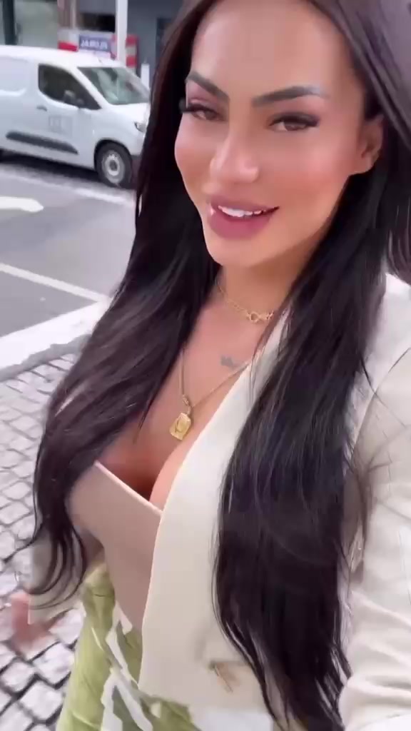 @Livia bela