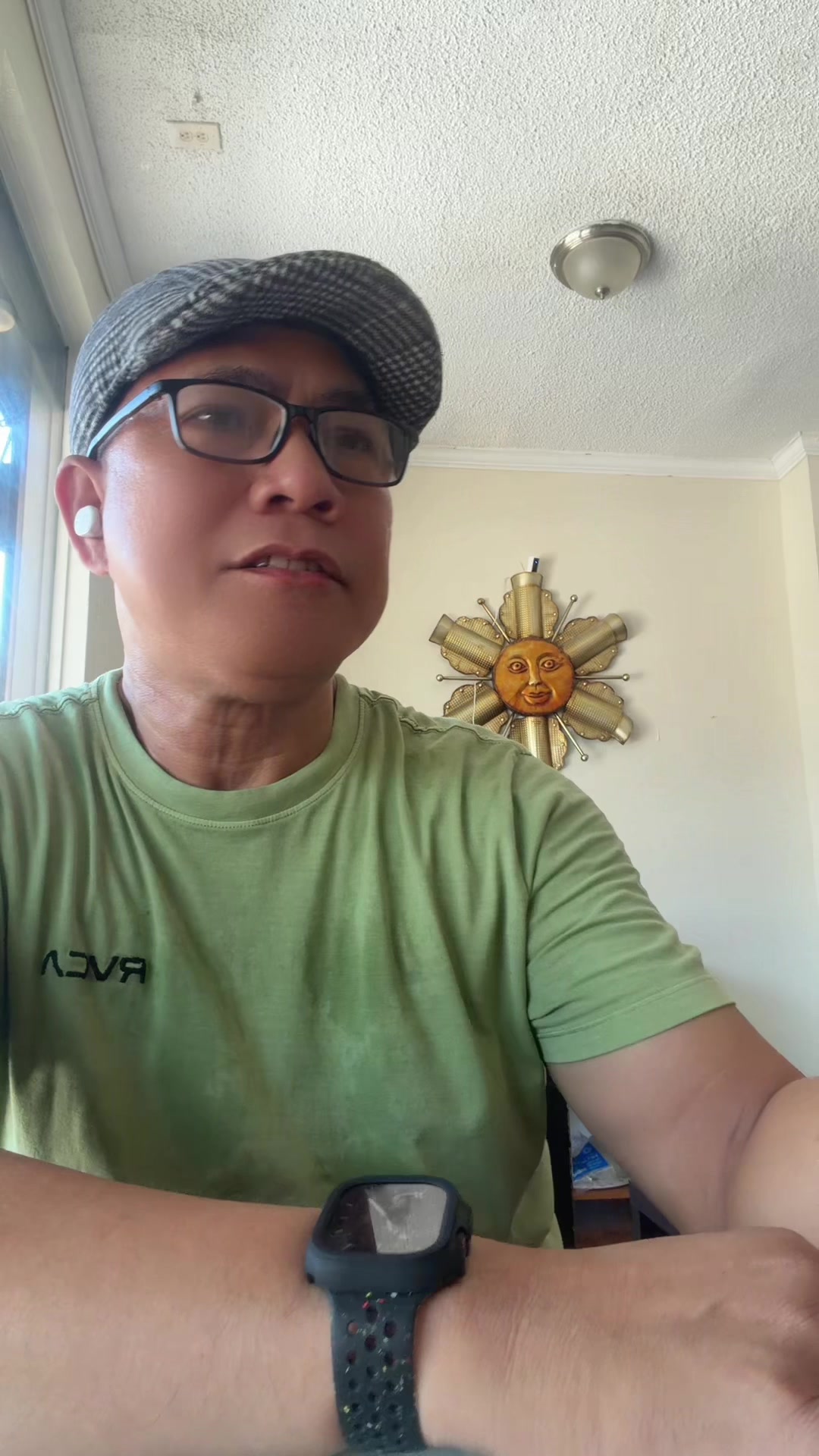 @Kneeroh