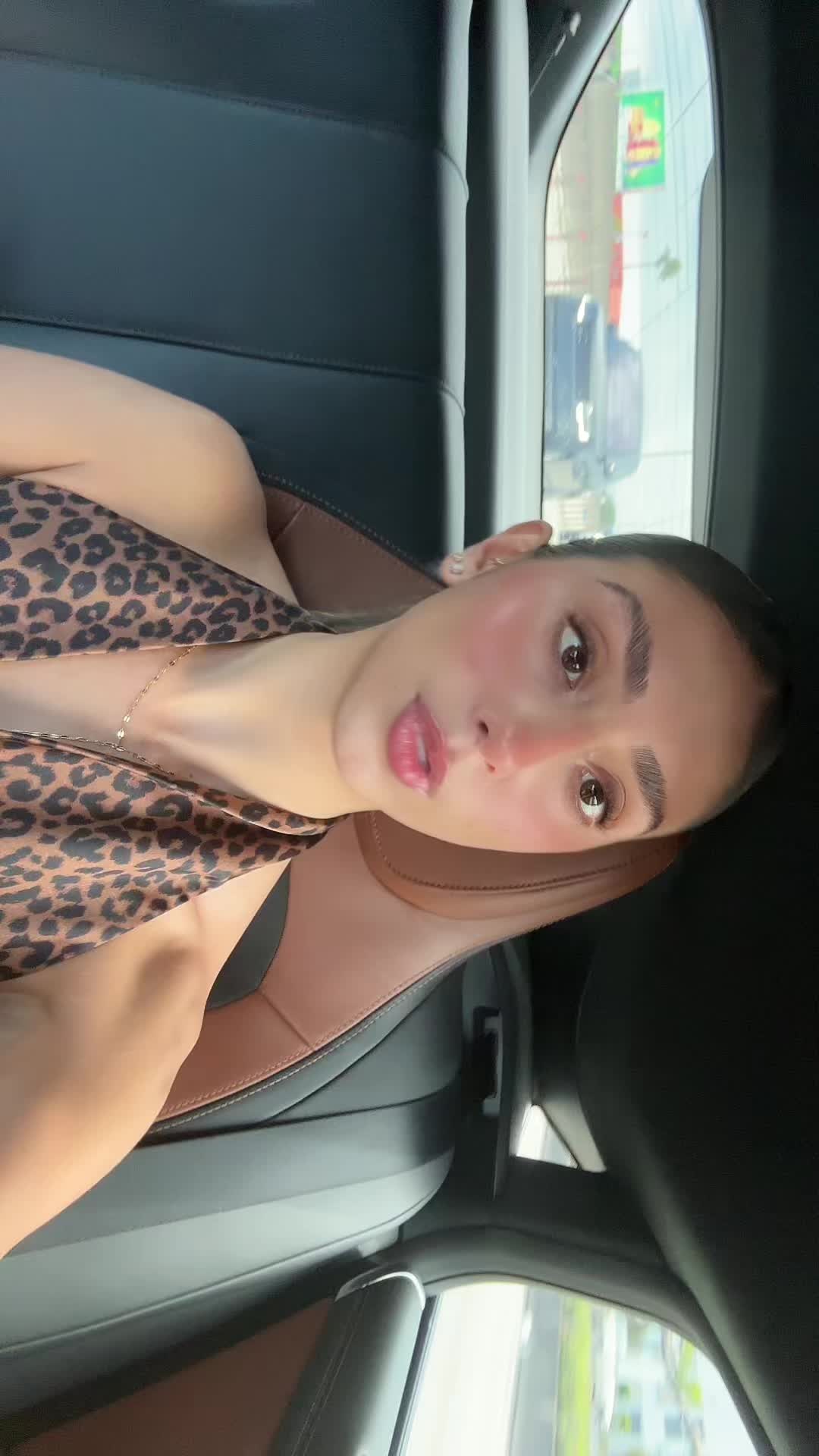 @nicole