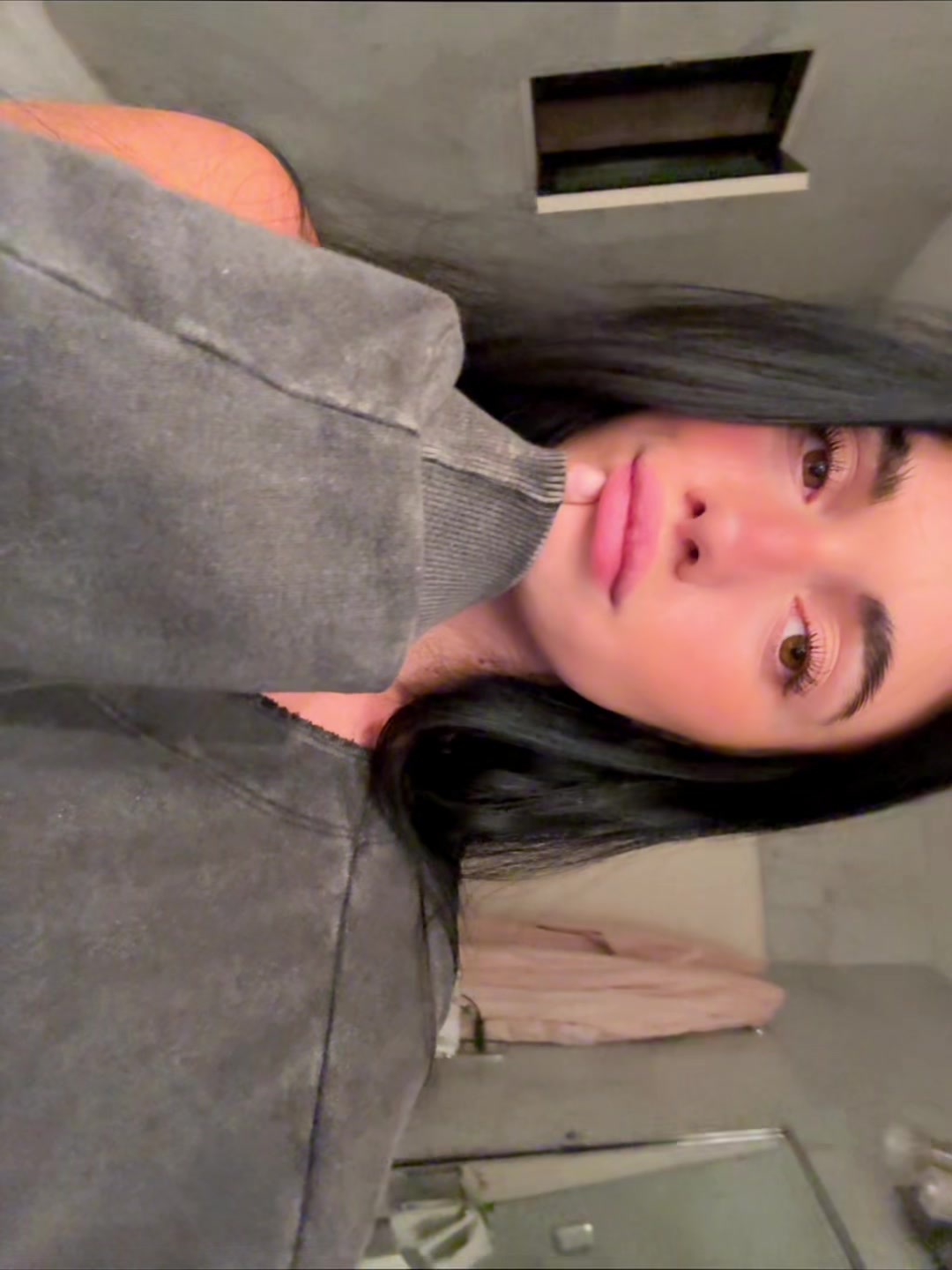 @vickygarrott