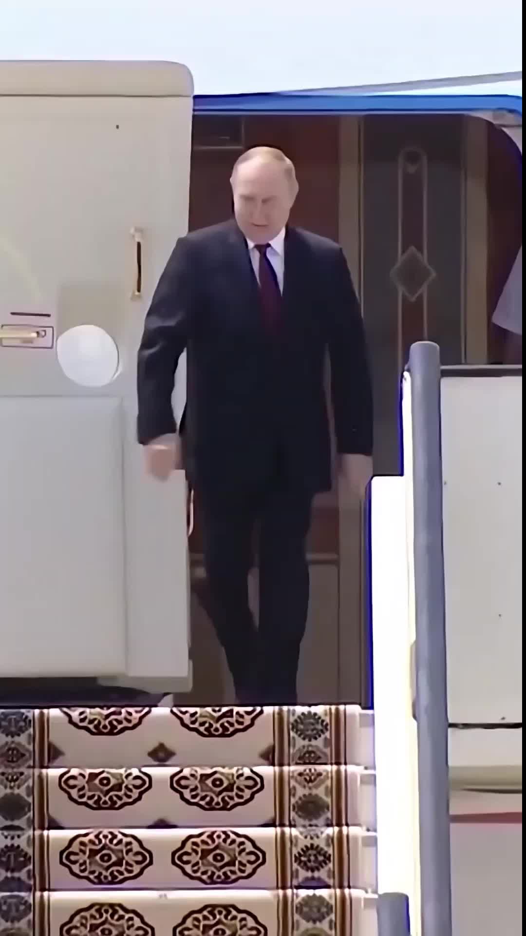 @๐๐๐๐๐๐๐๐