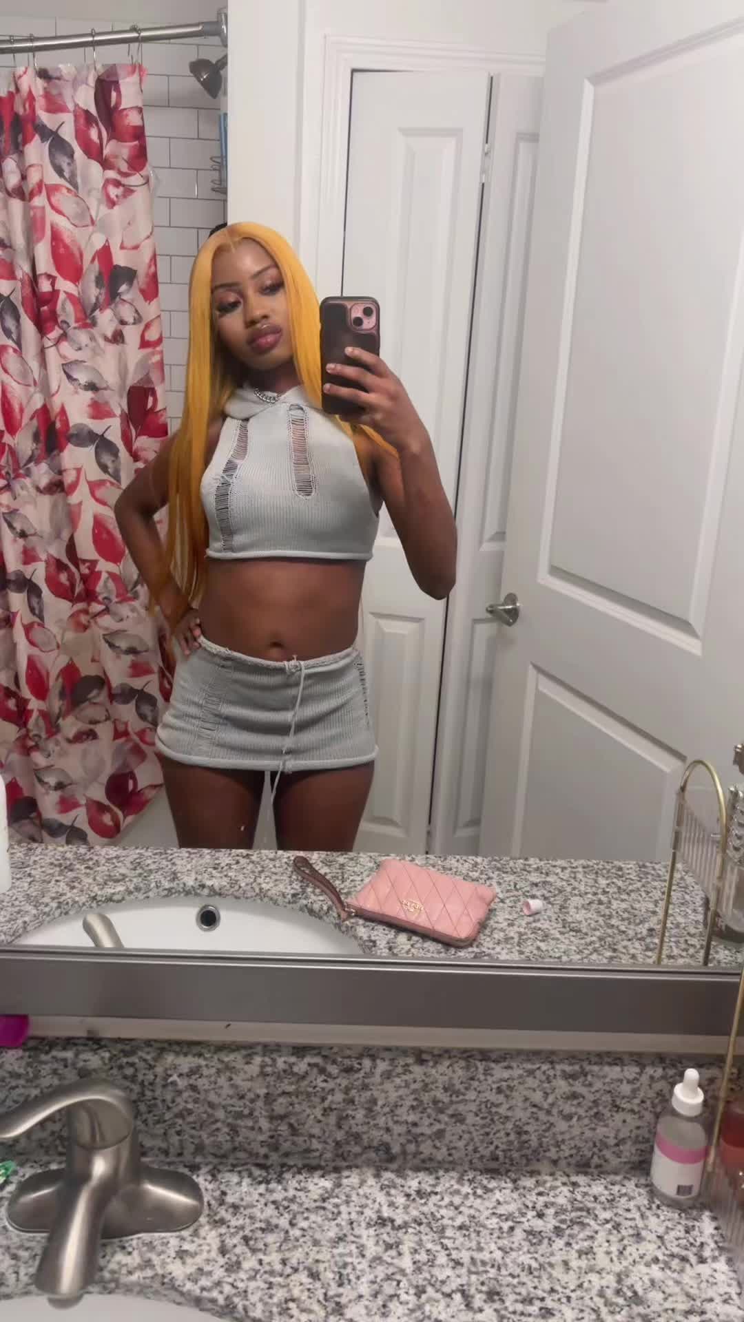 @missniakay