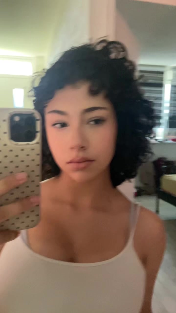 @⋆｡˚✧ 𝓩𝔀𝓲𝓽𝓼𝔁𝓪𝓵 ✧˚｡⋆