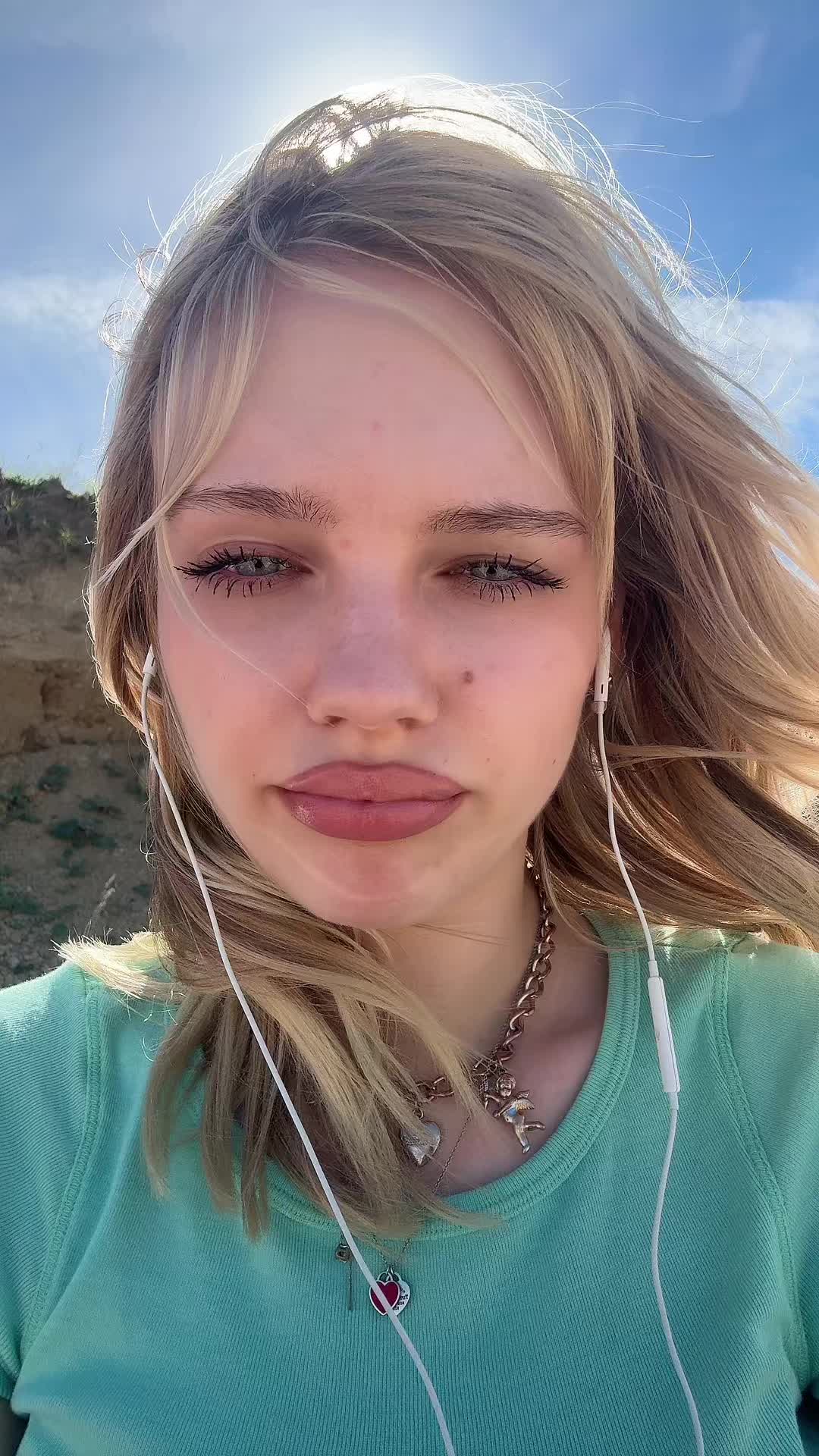 @leni bahr