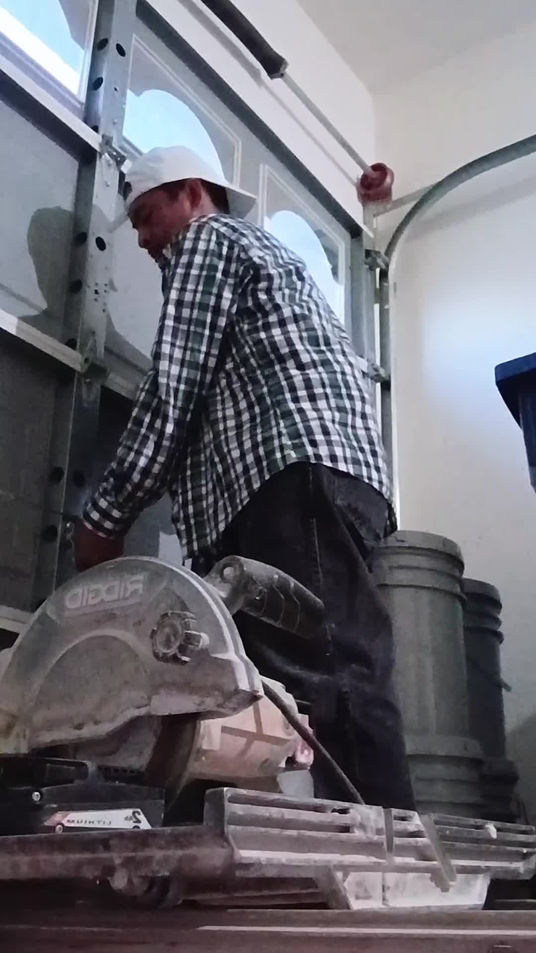 @&Eacute;L ca&iacute;do