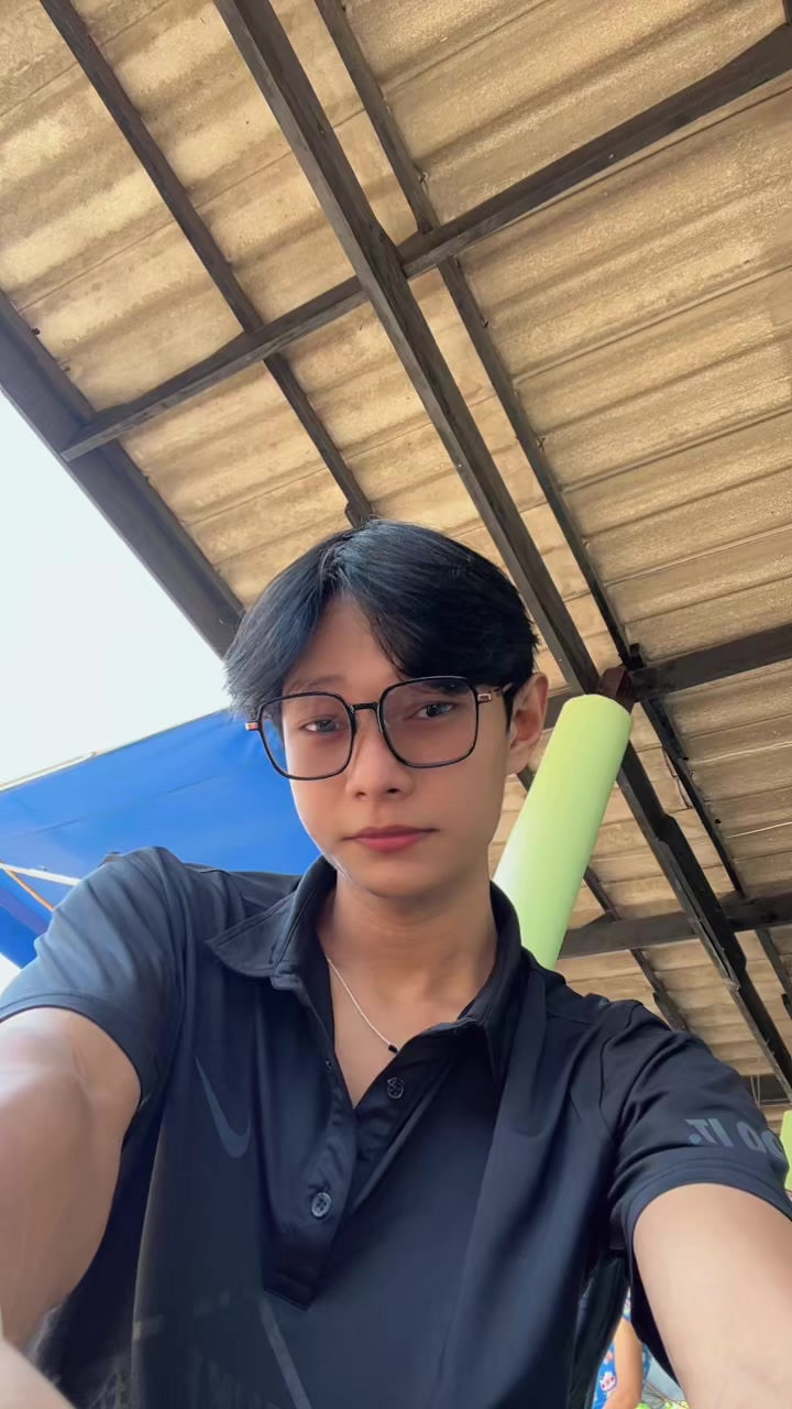 @Aung Kaung Myat (ခဝေး)
