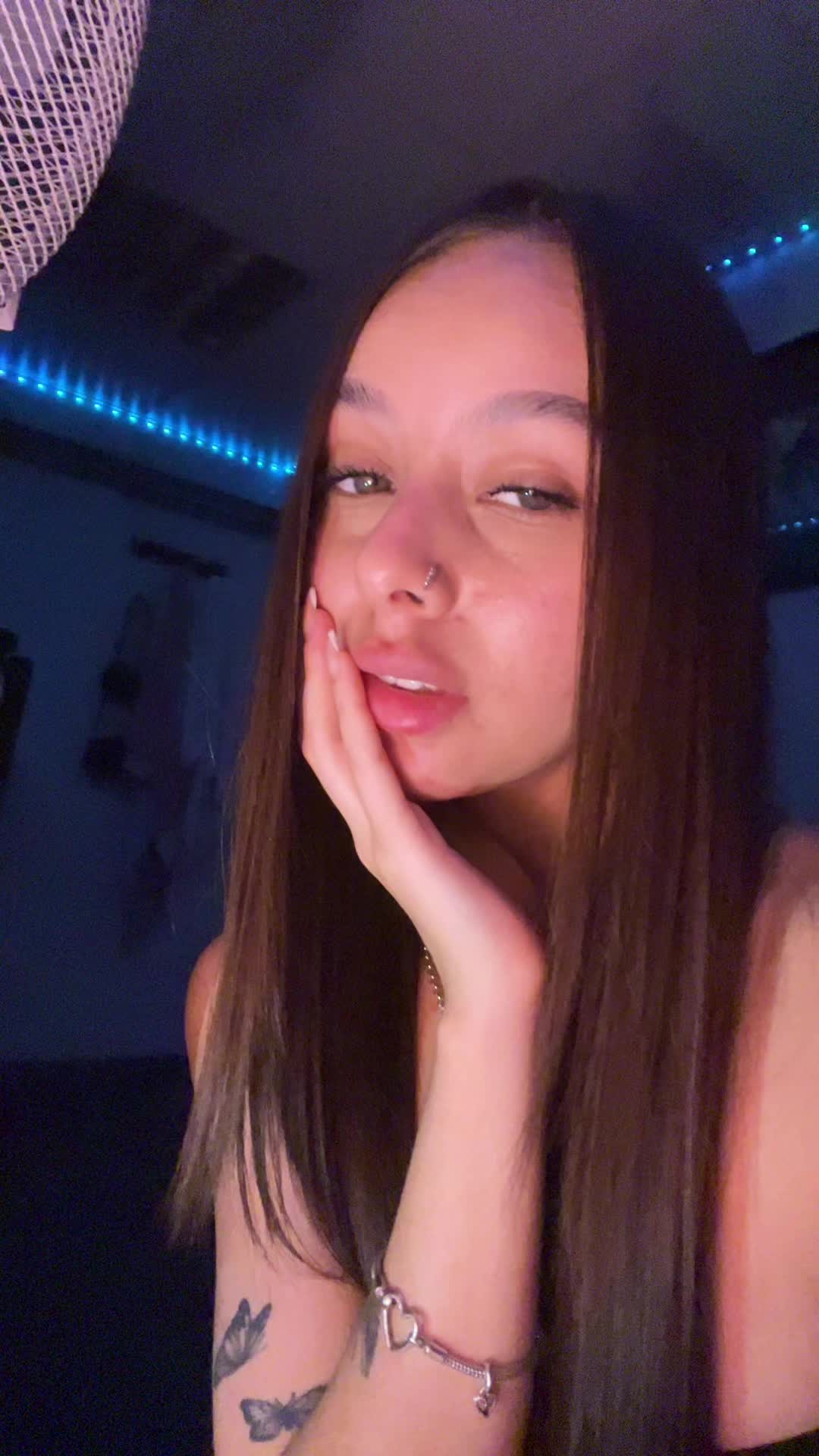 @👸🏼