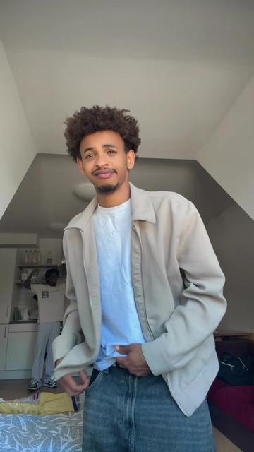 @Emraan🇸🇴🇩🇪
