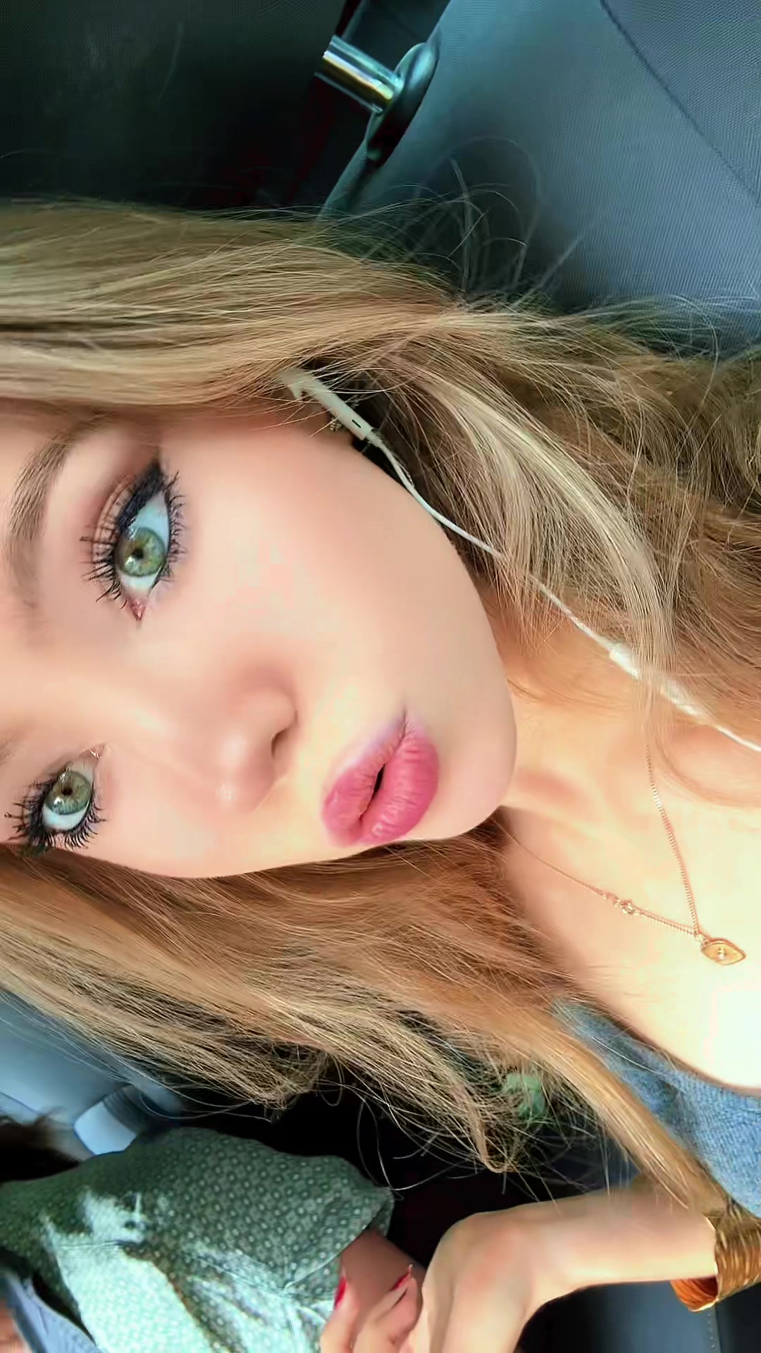 @Natasha โ