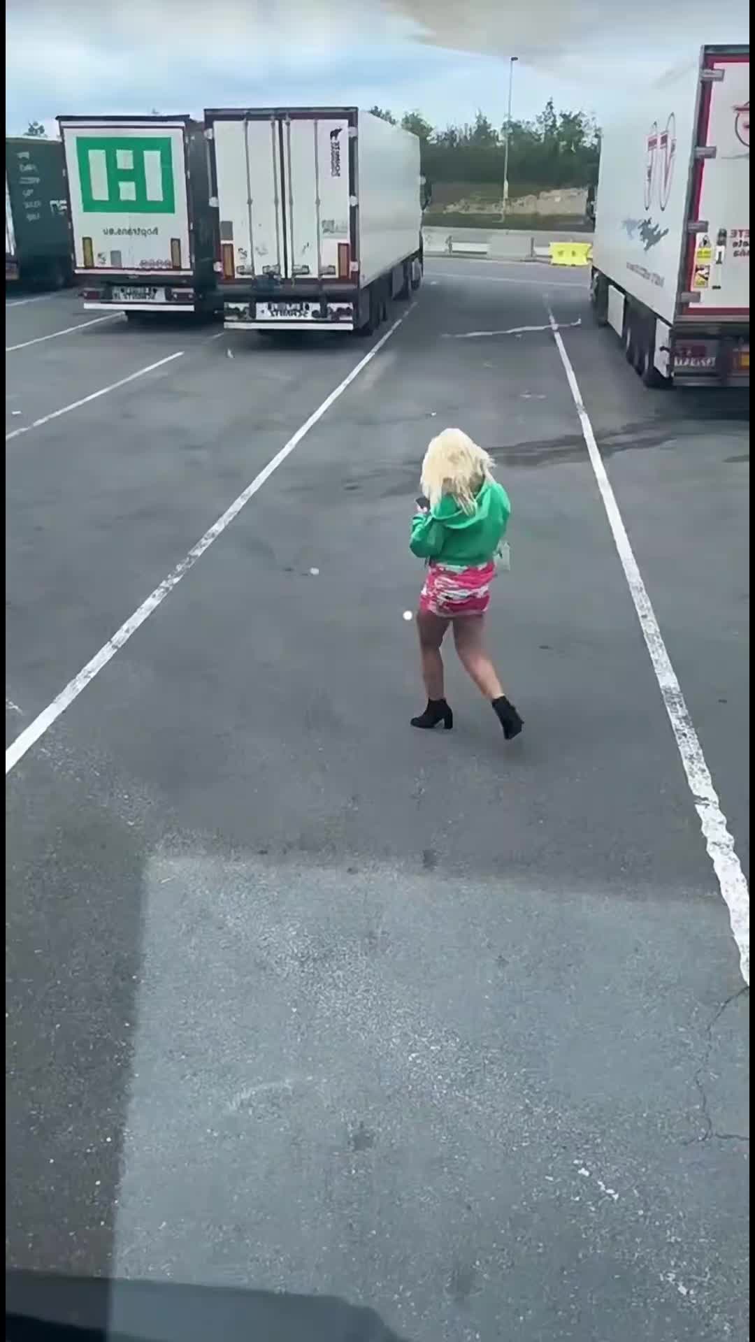 @Nina