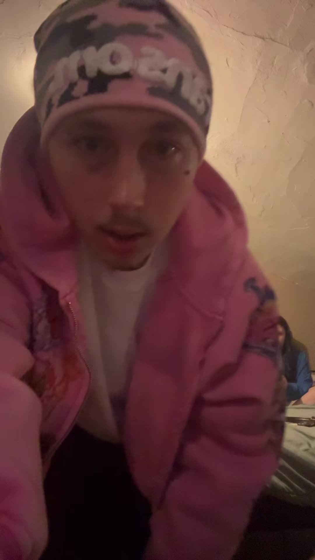 @Comehelpglo