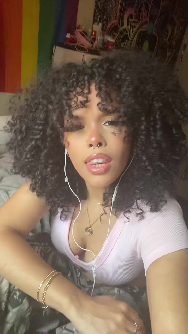 @Naomi🍒