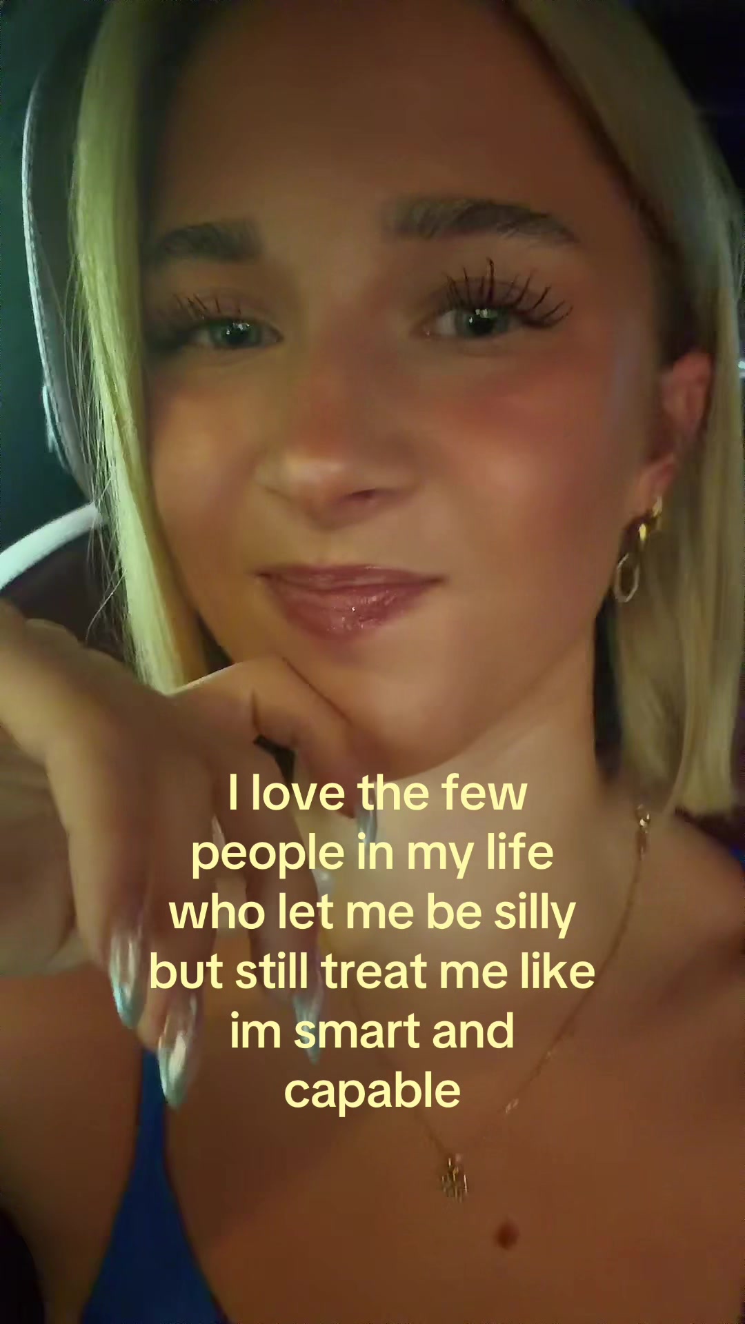 @theelliebarker