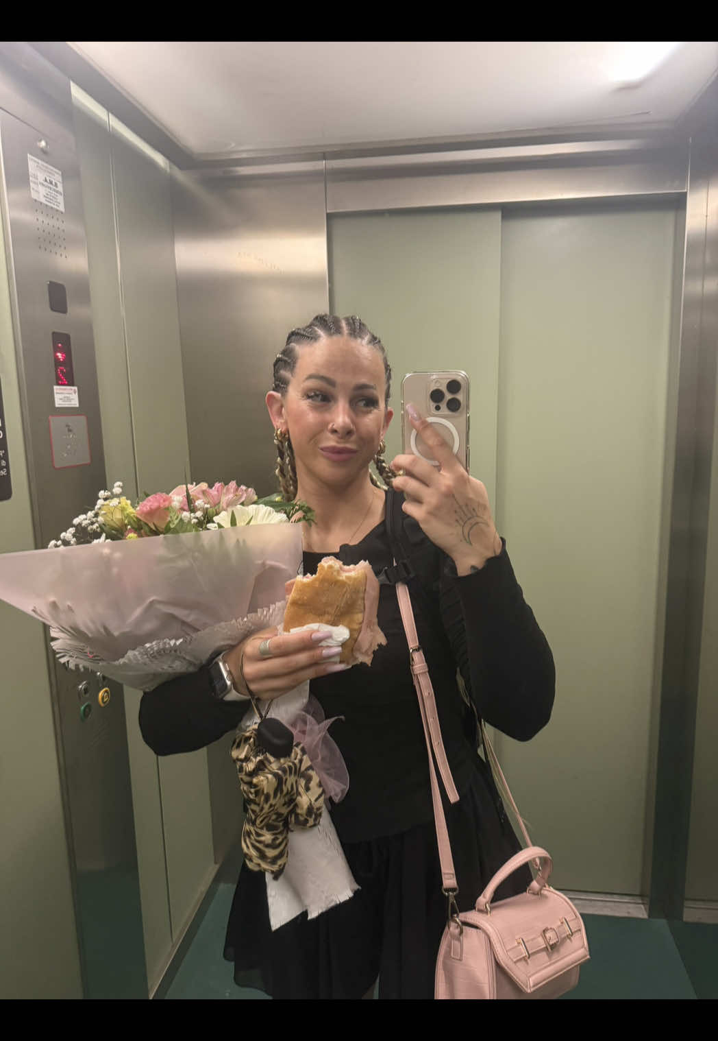 @kyky• dance teacher