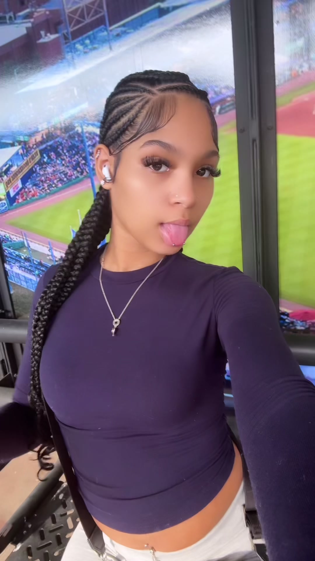 @LizzyB💚