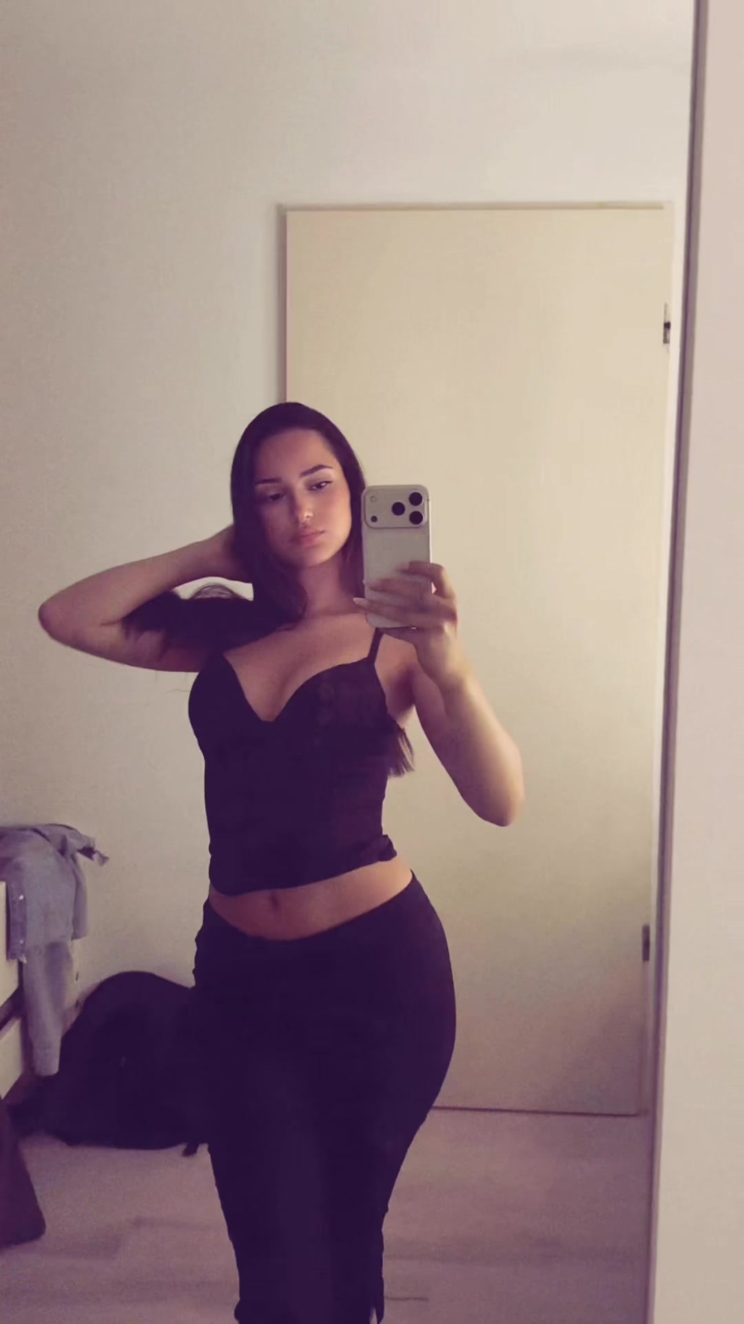 @𝒩