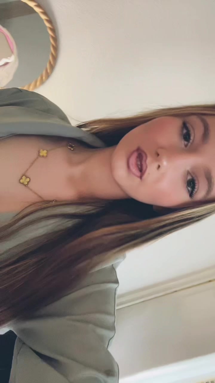 @🫐