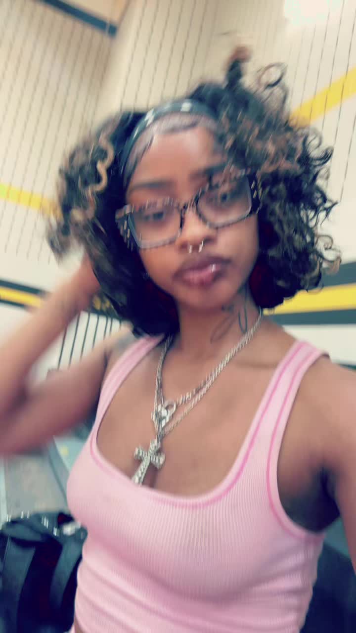 @himynamesunsirae