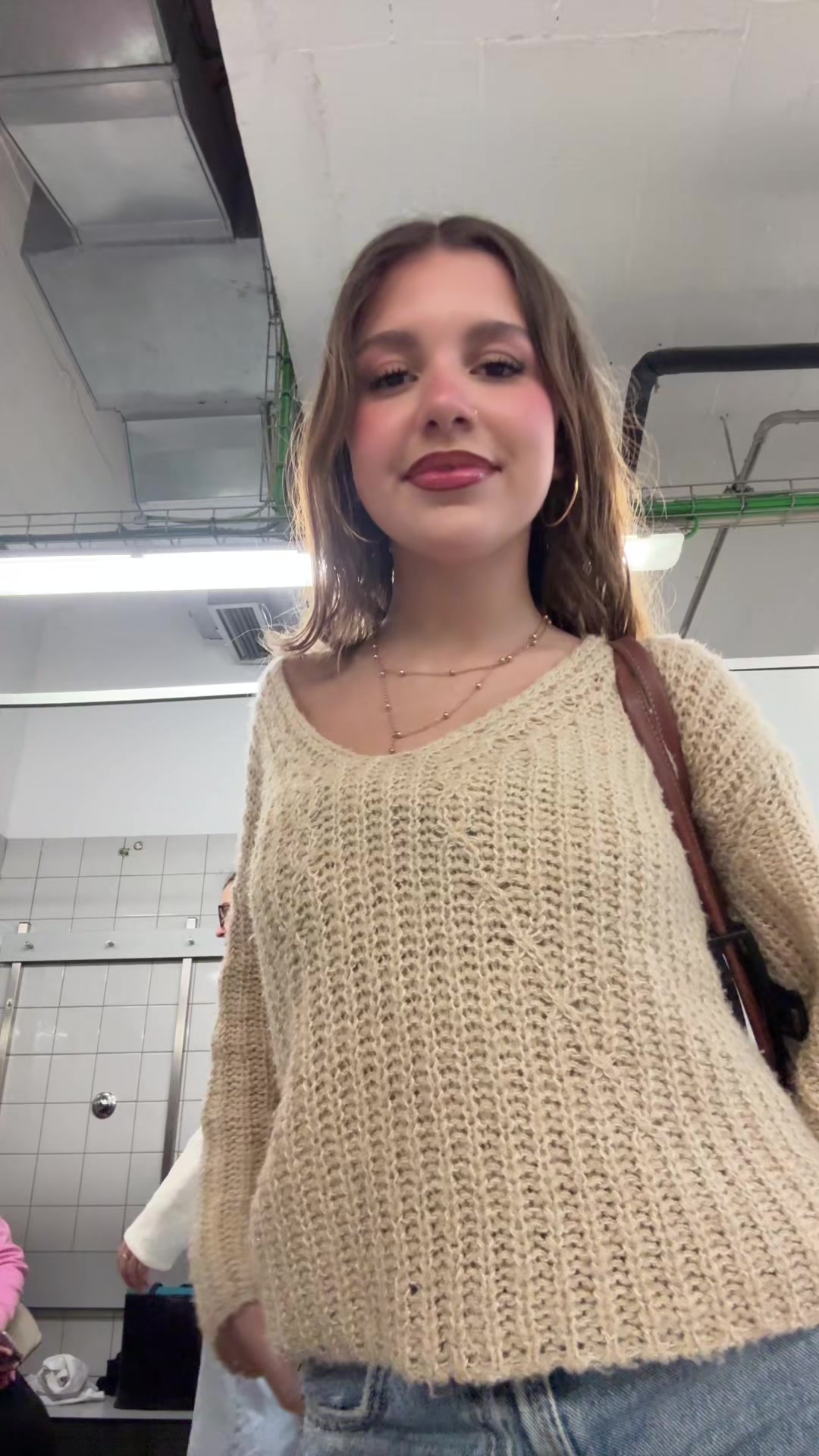 @nês