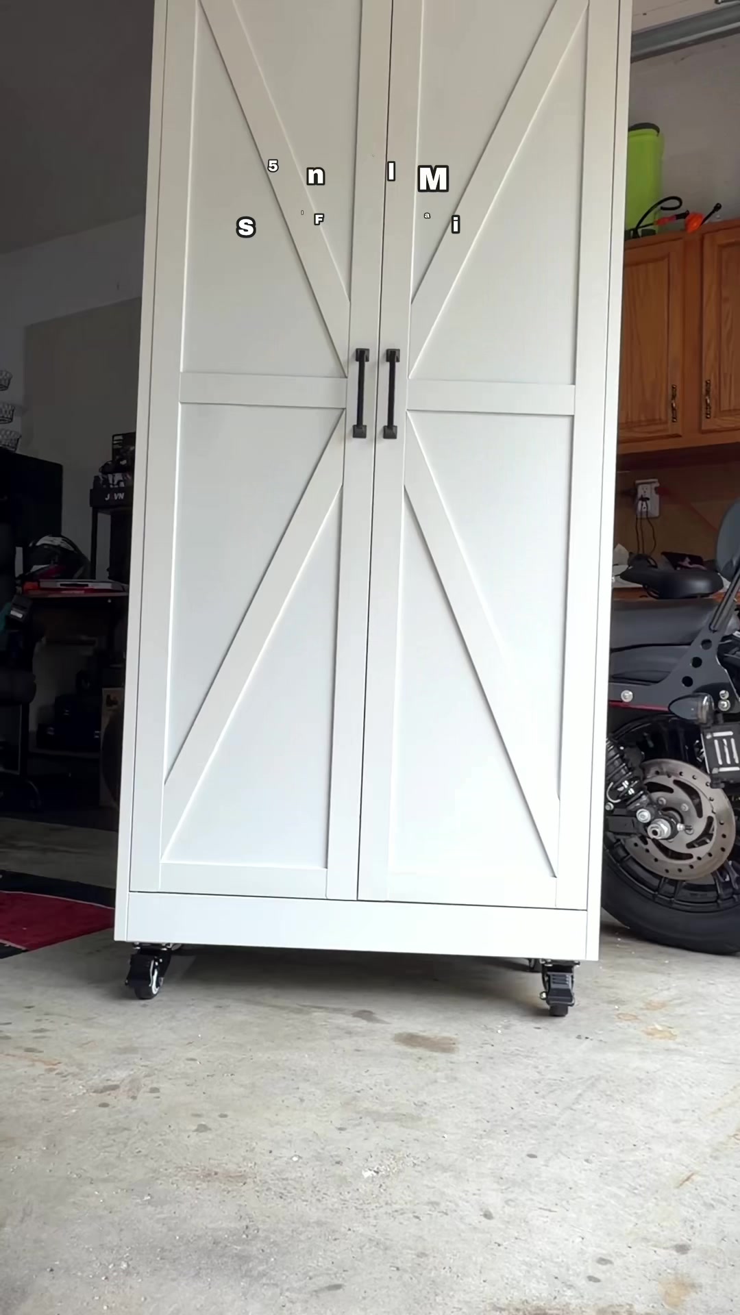 @GYᗩᑎ