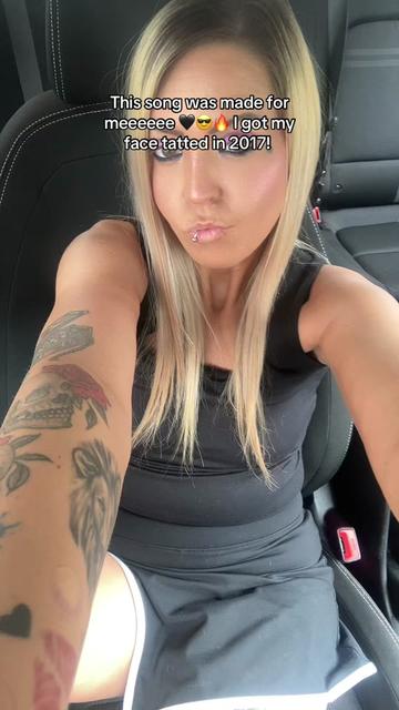 @Chryssie___