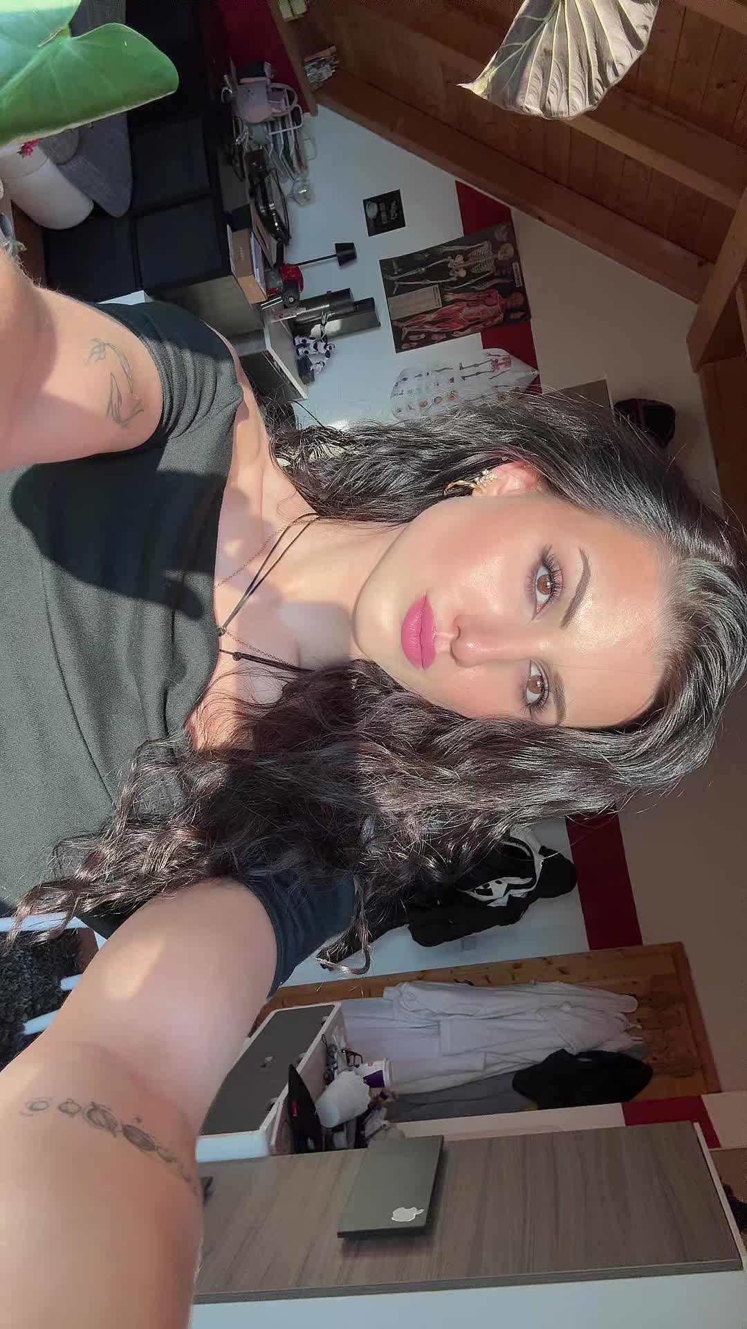 @Lena Sophie🦂
