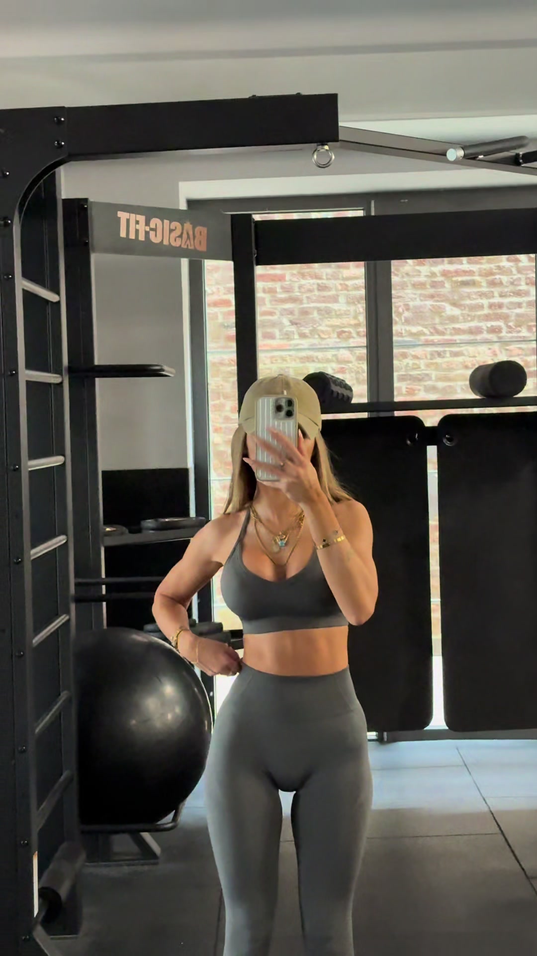 @Mervozkn