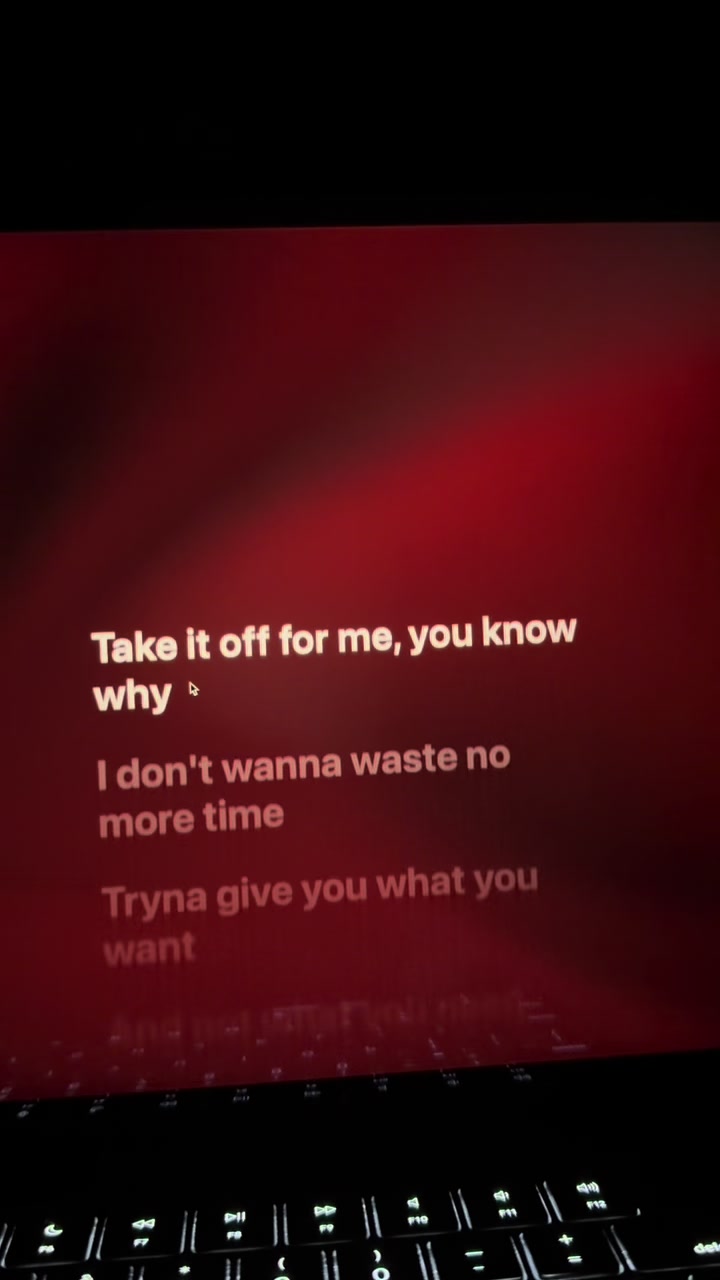 @🎧