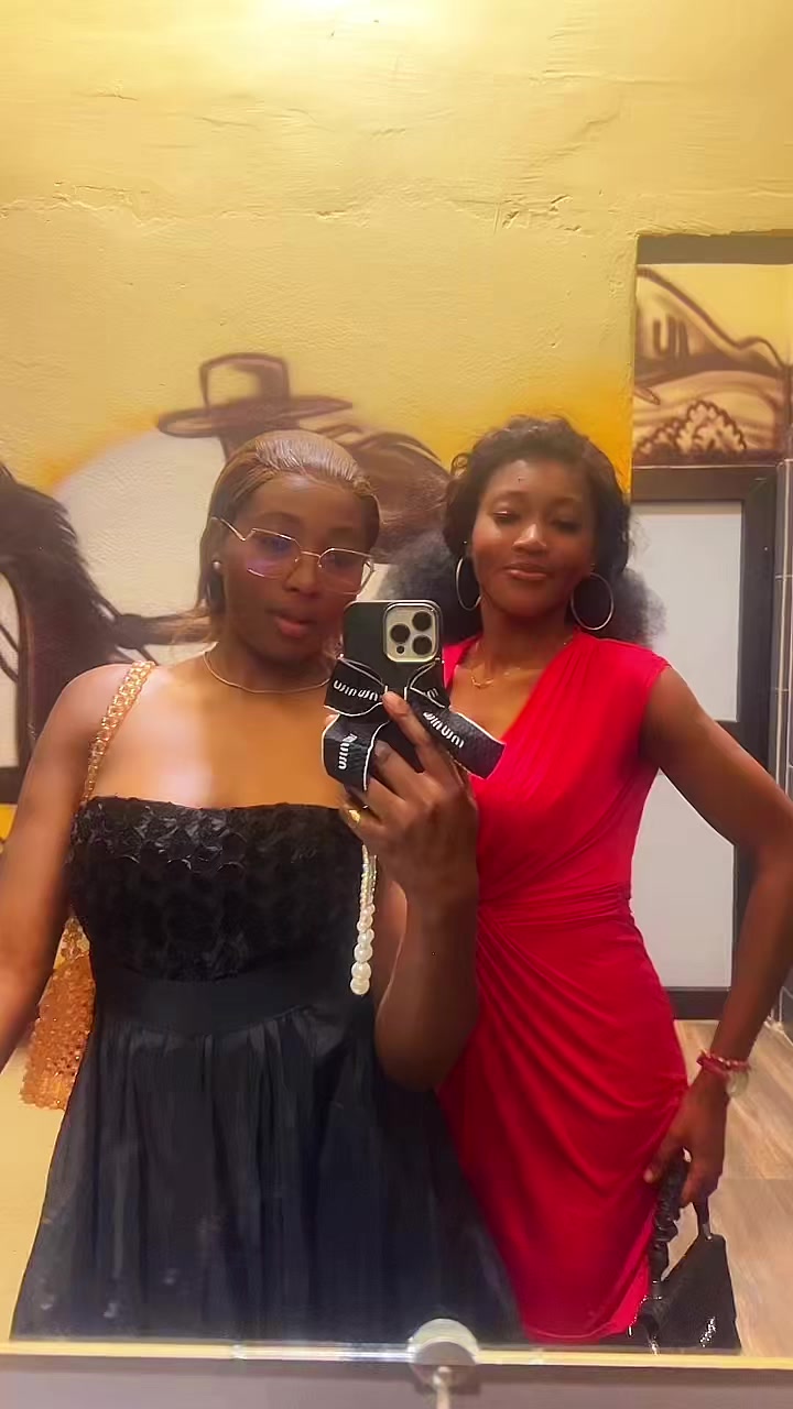 @Florichou🦋🖤
