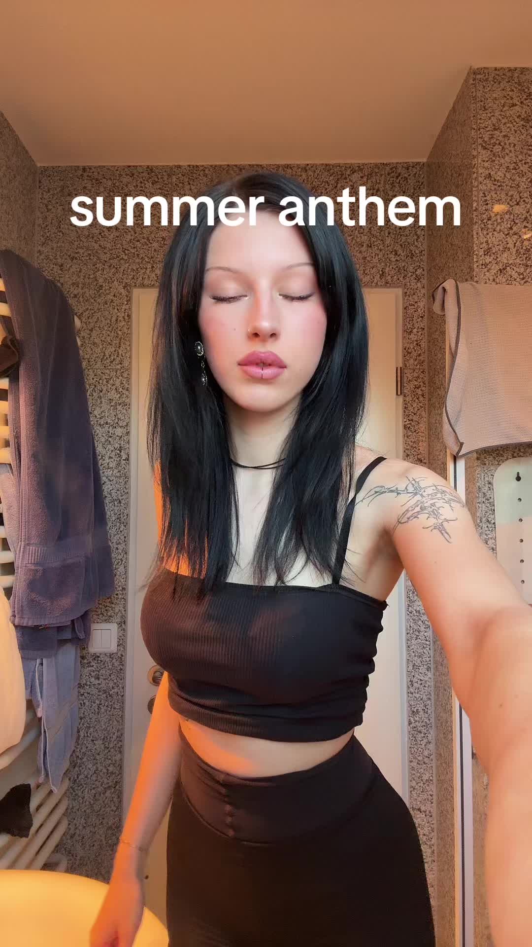 @ann-j&ugrave;lie