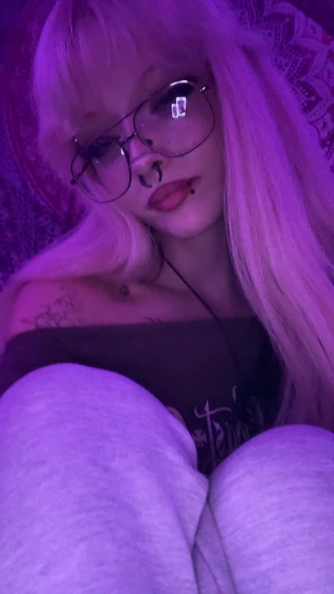 @cαɾlվ ᥫ᭡