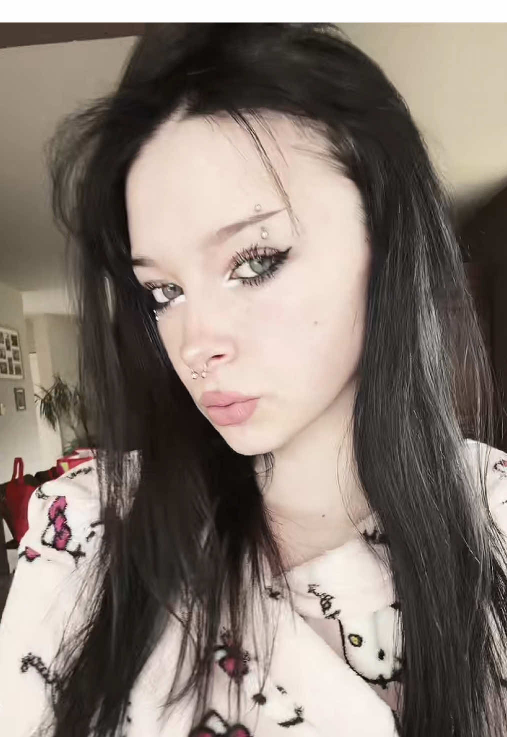 @·:*¨༺☠︎︎♱𝔩𝔢𝔢♱☠︎︎༻¨*:·