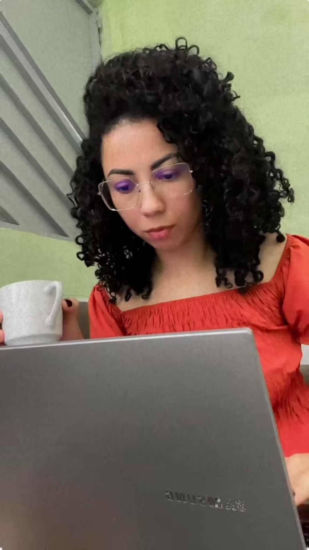 @helenaeataxia