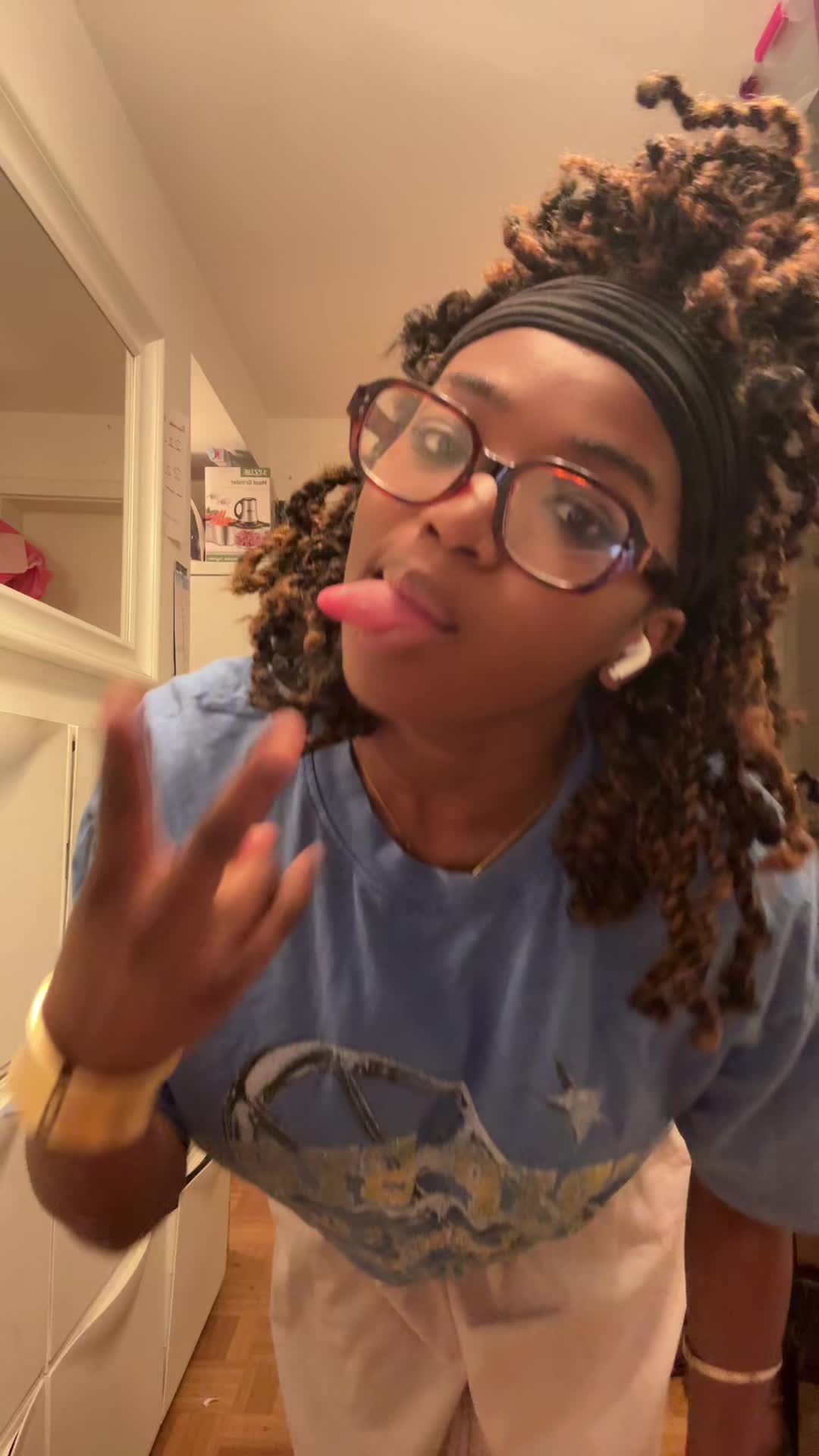 @_lizzz✝️_