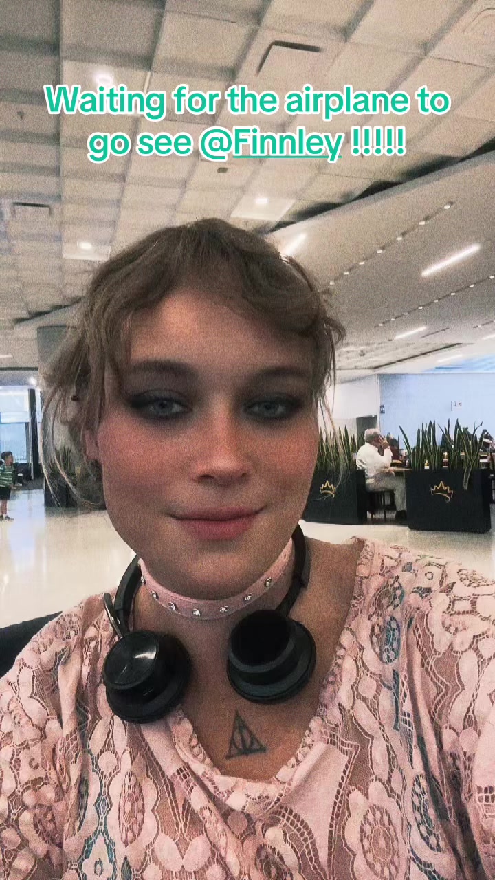 @Sylvie (GQ) 🎆 🏳️&zwj;⚧️ 🪽💜