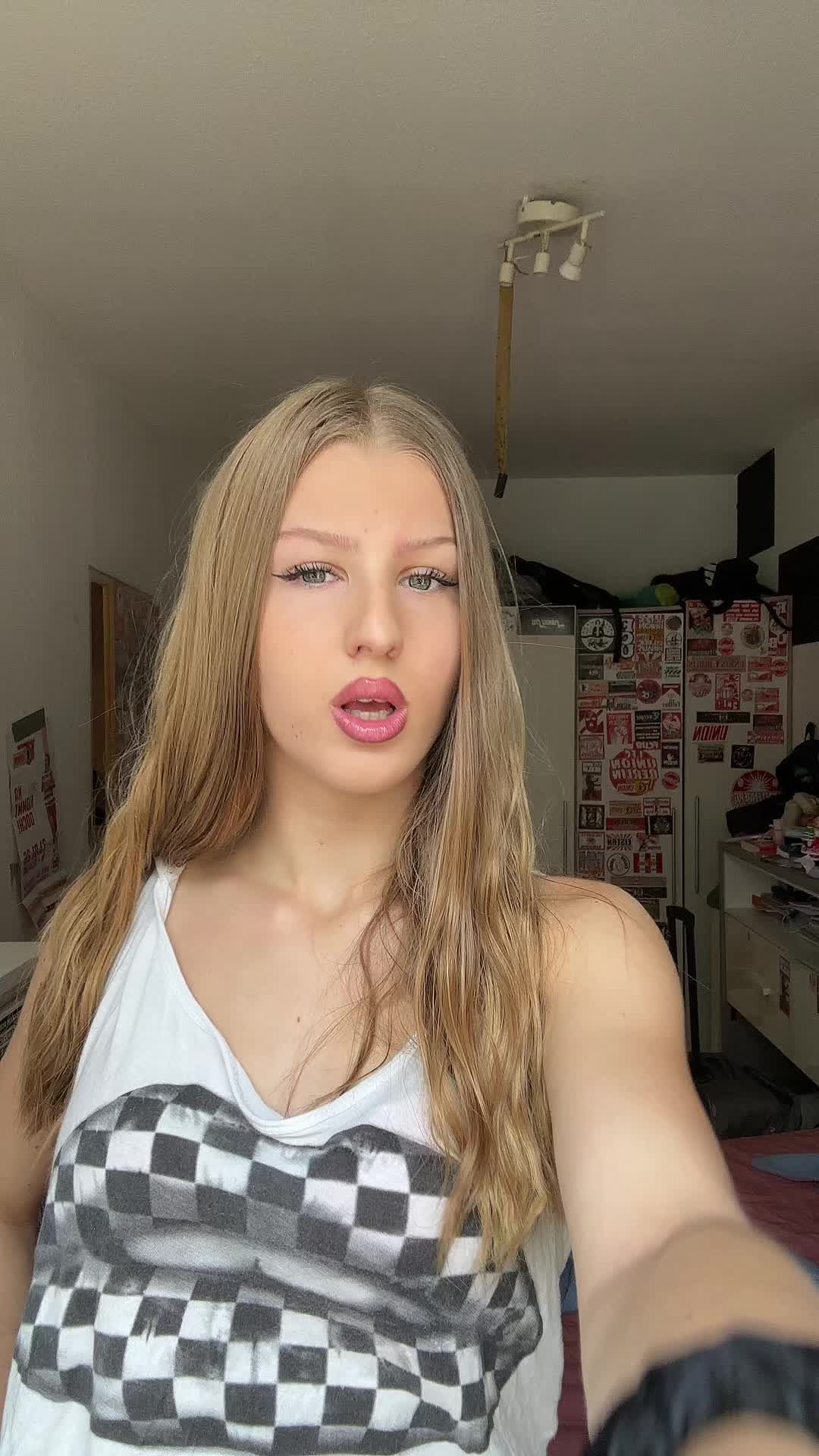 @️