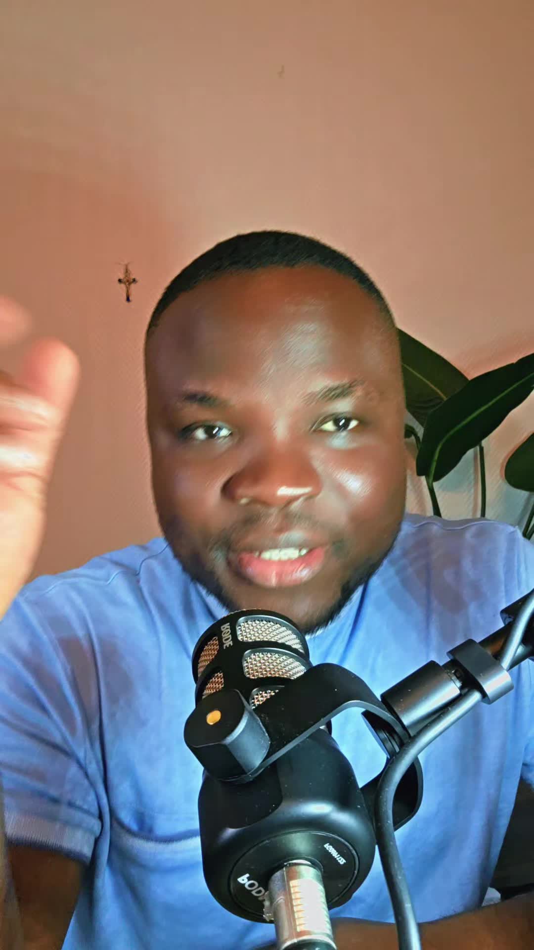 @Padre Précieux 🇨🇵🇻🇦