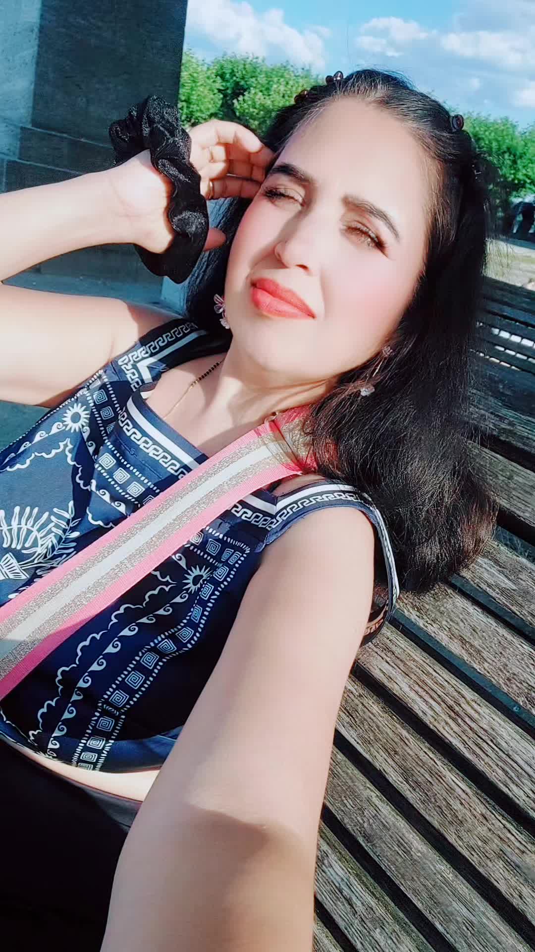 @Chandni🇩🇪New