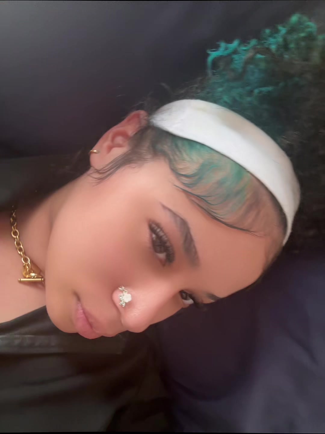 @1tealhairedgirll