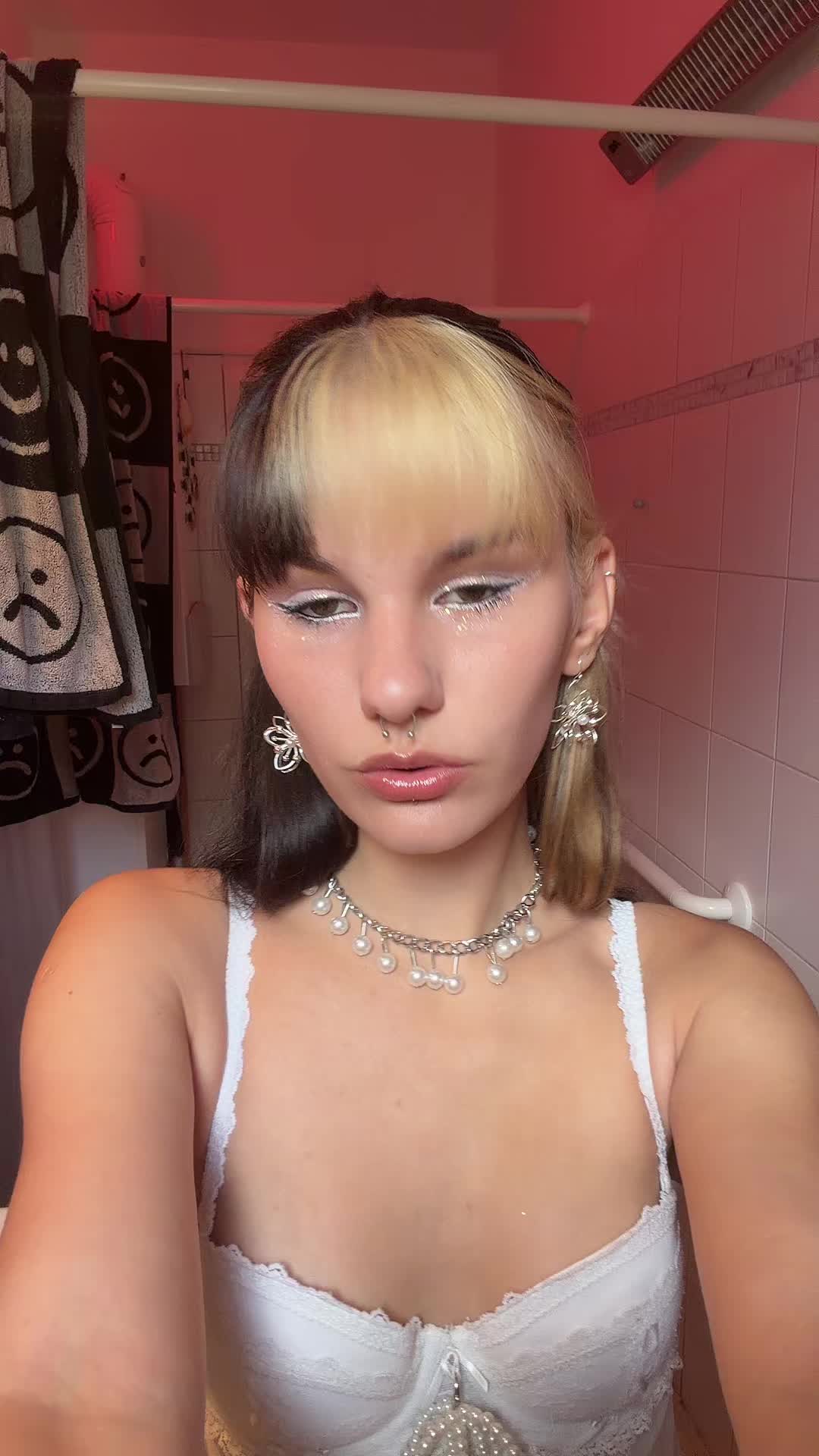 @elissstar