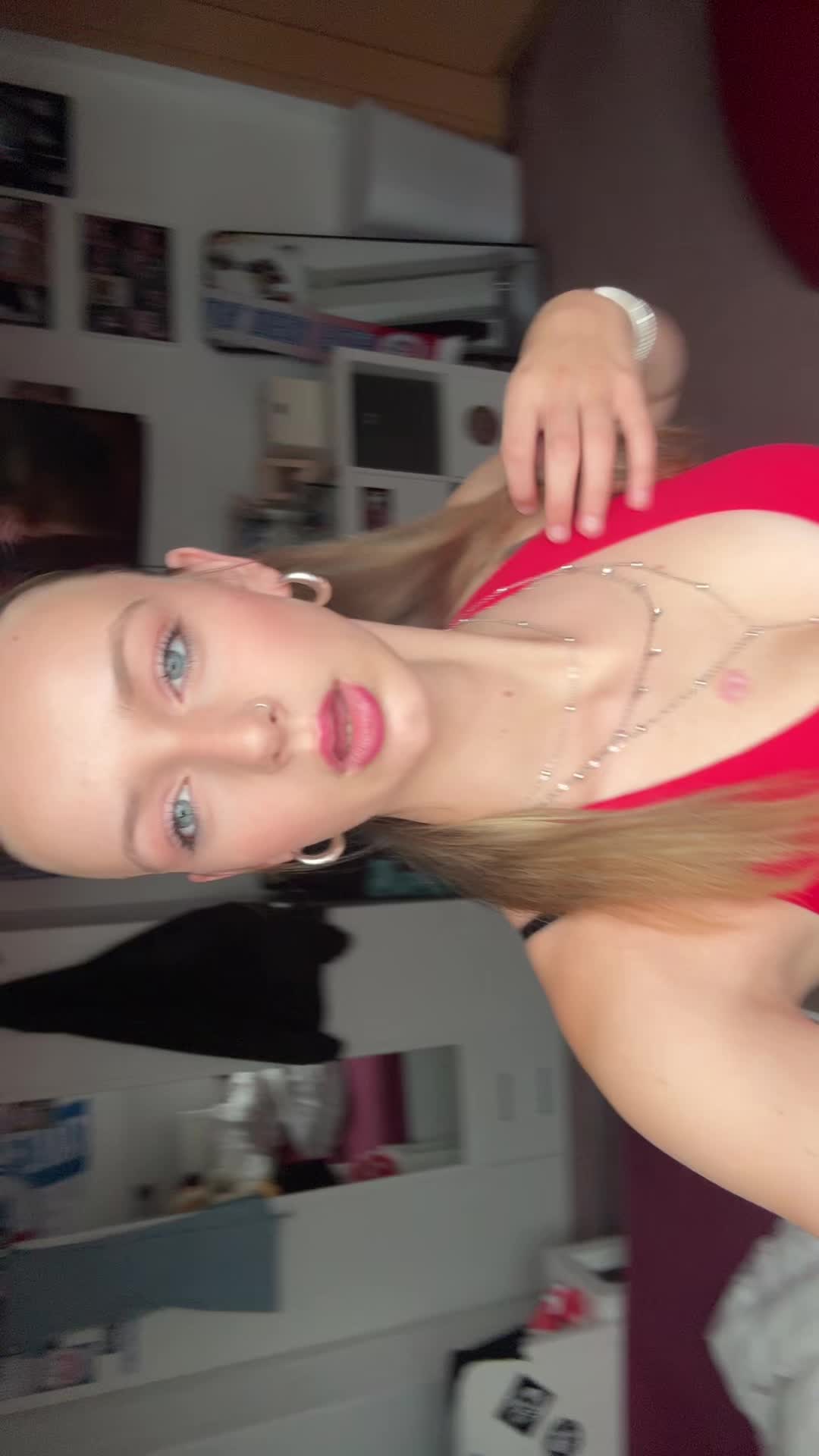 @celinaโก