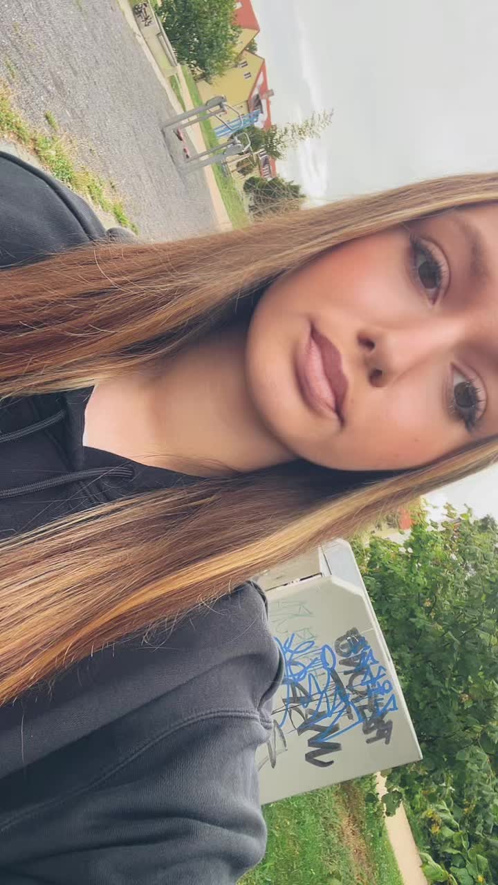 @🫐