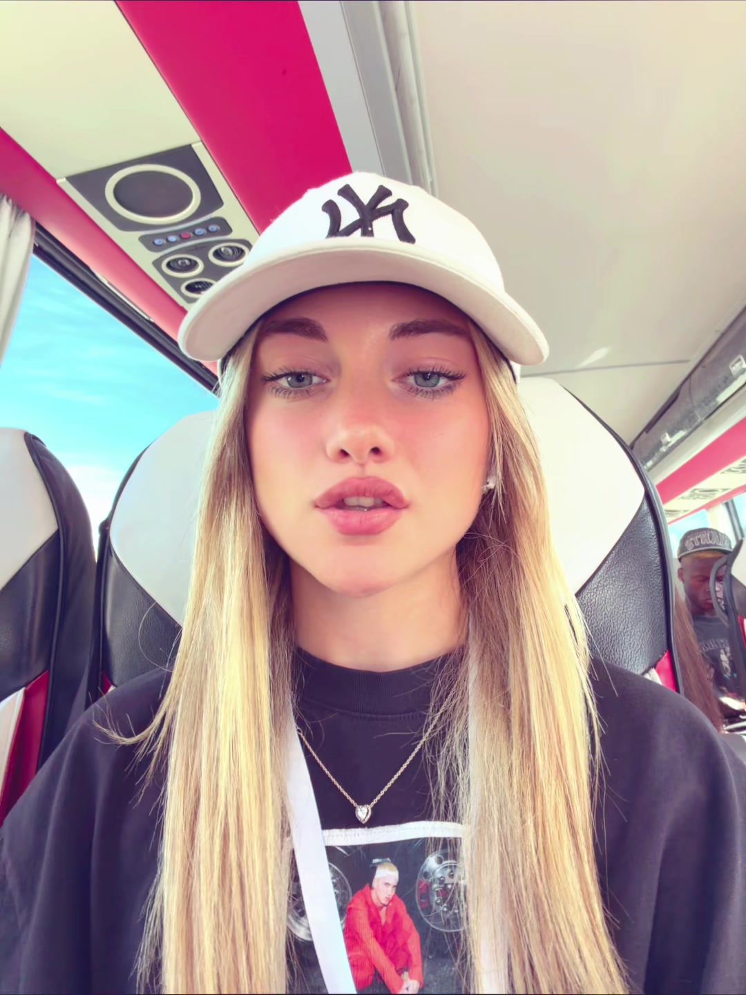 @👸🏼