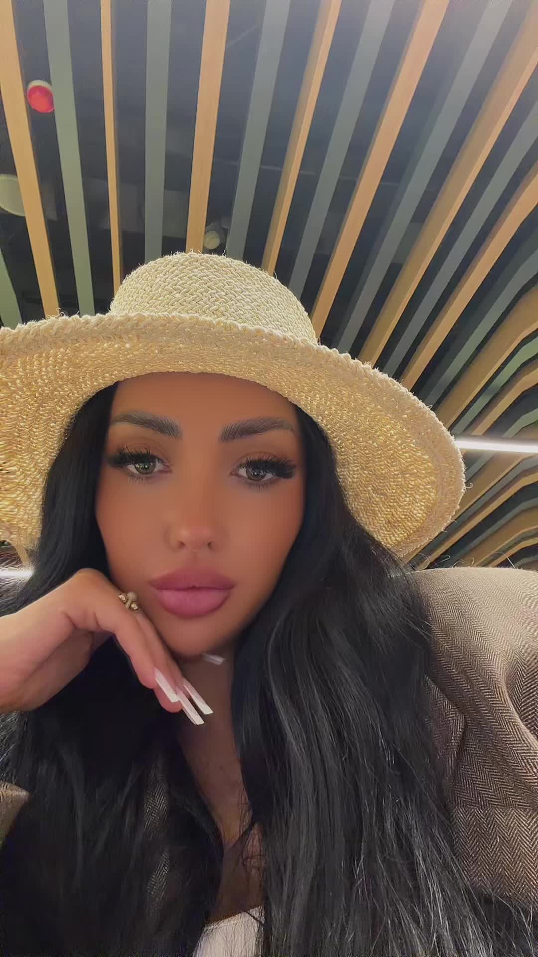@Oana✨