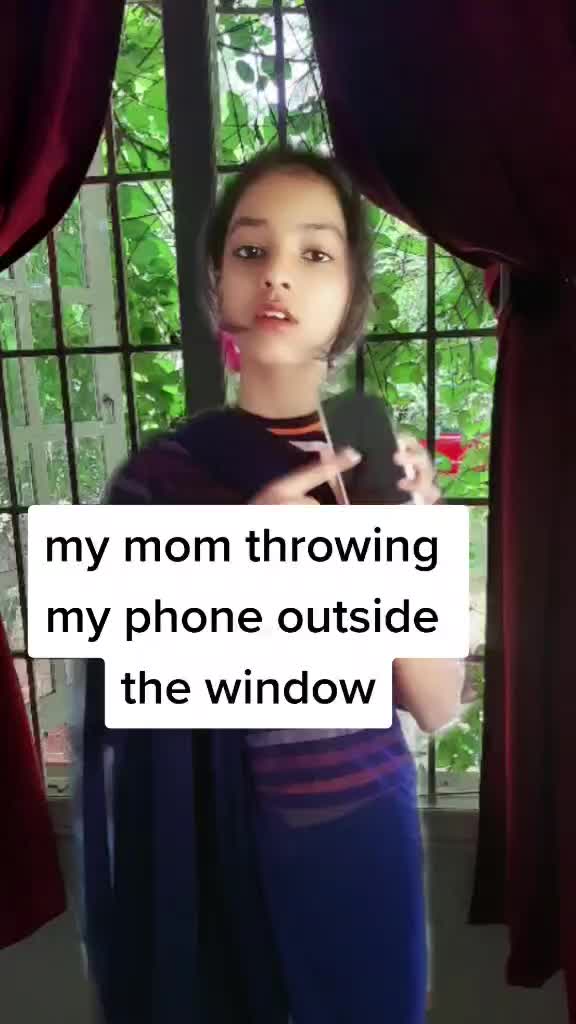 @Laura__Biju